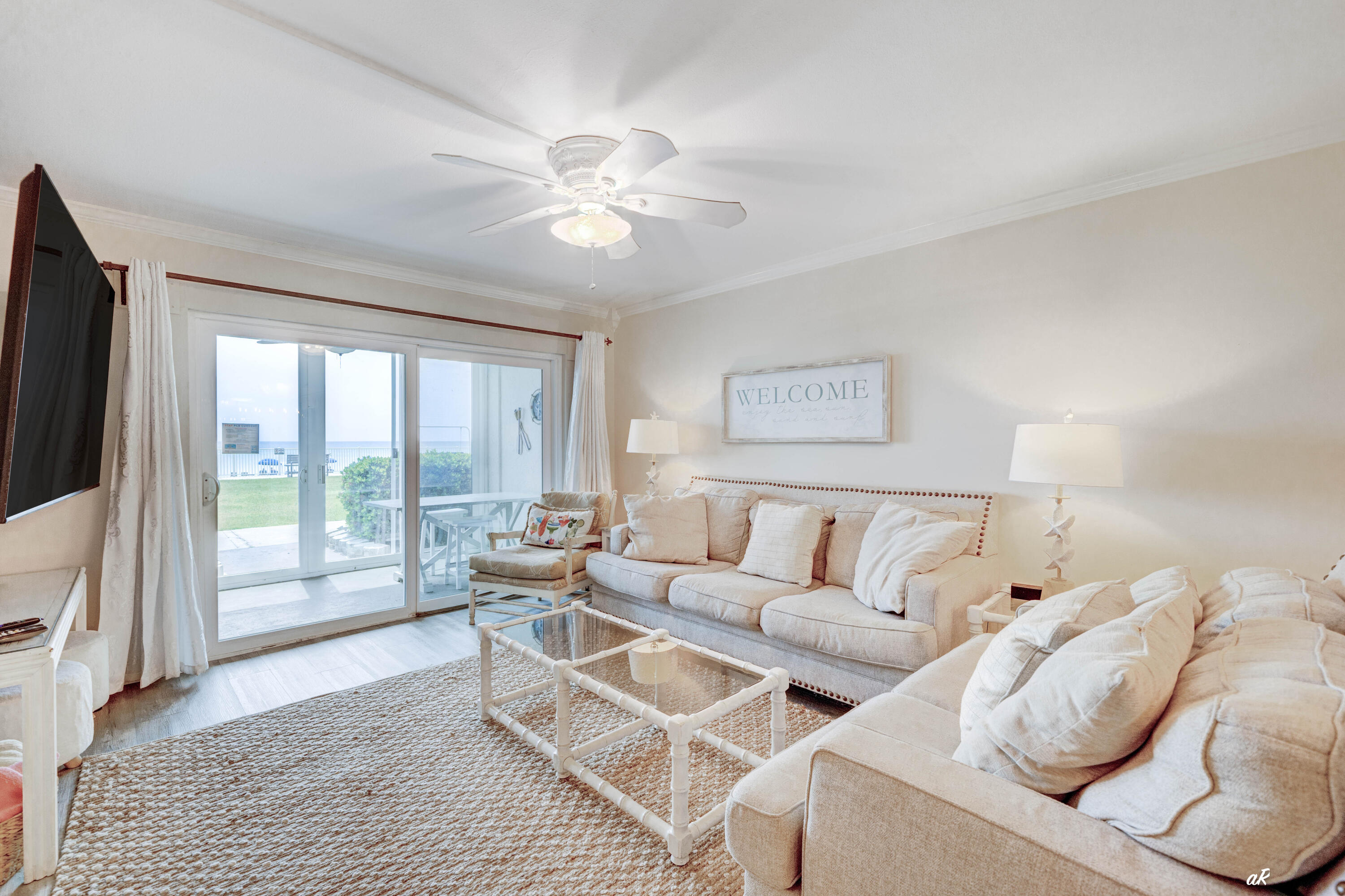 REGENCY TOWERS - Residential