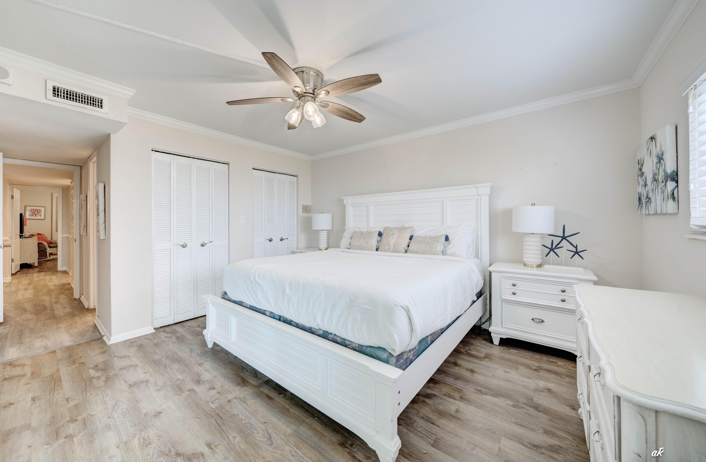 REGENCY TOWERS - Residential