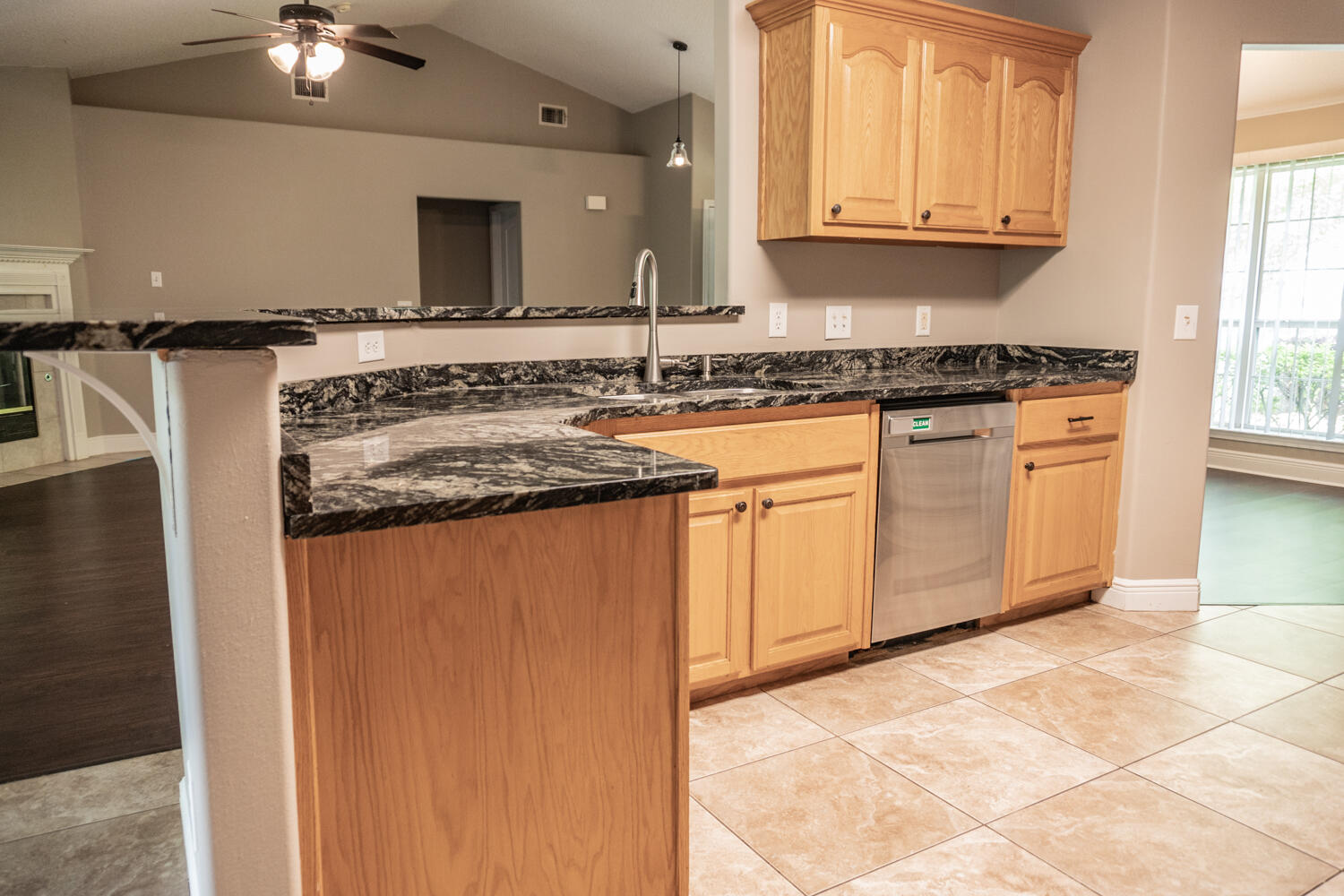 FOX VALLEY - Residential Lease