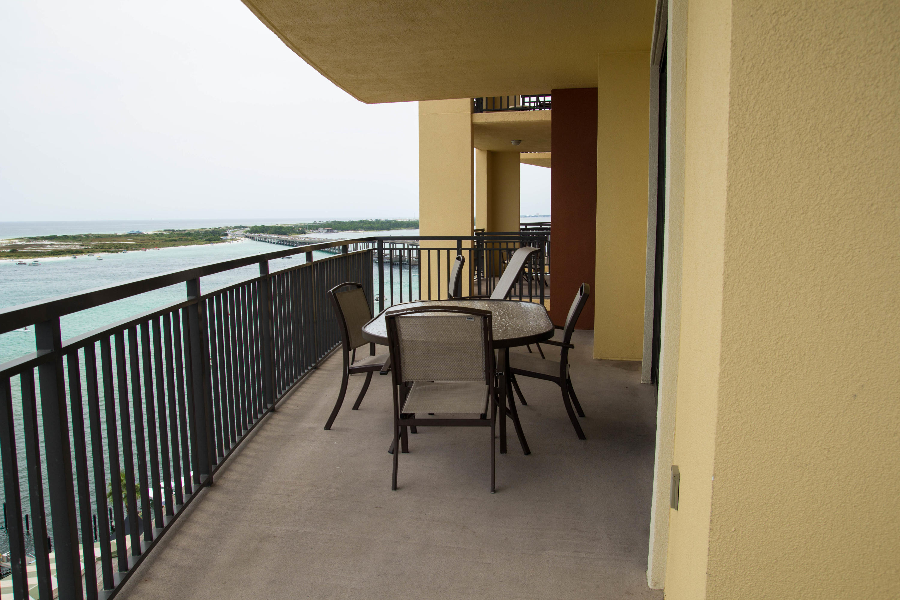 EMERALD GRANDE - Residential