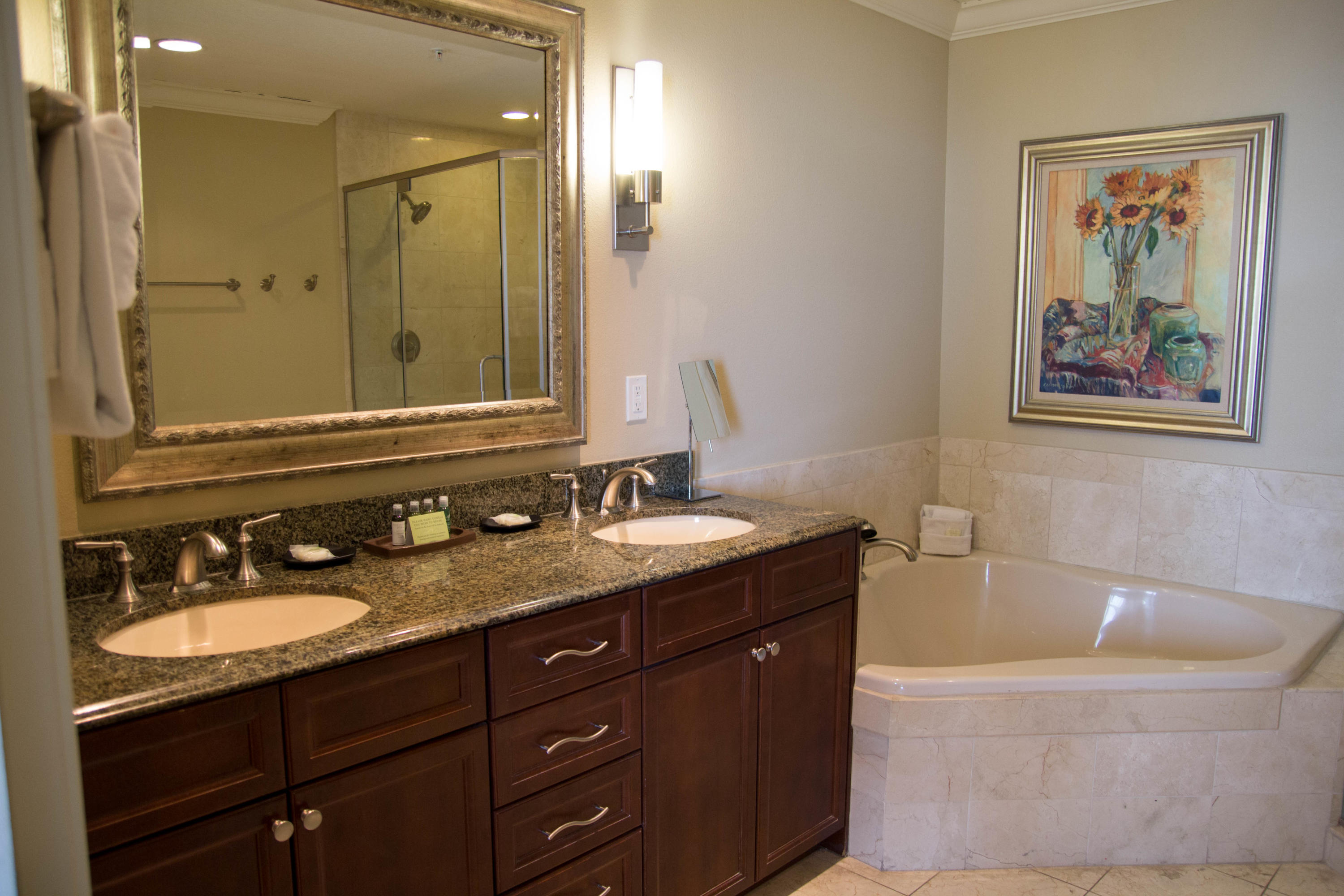 EMERALD GRANDE - Residential