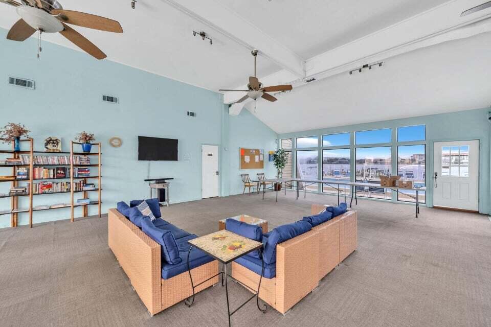 FOUNTAINHEAD CONDO - Residential Lease