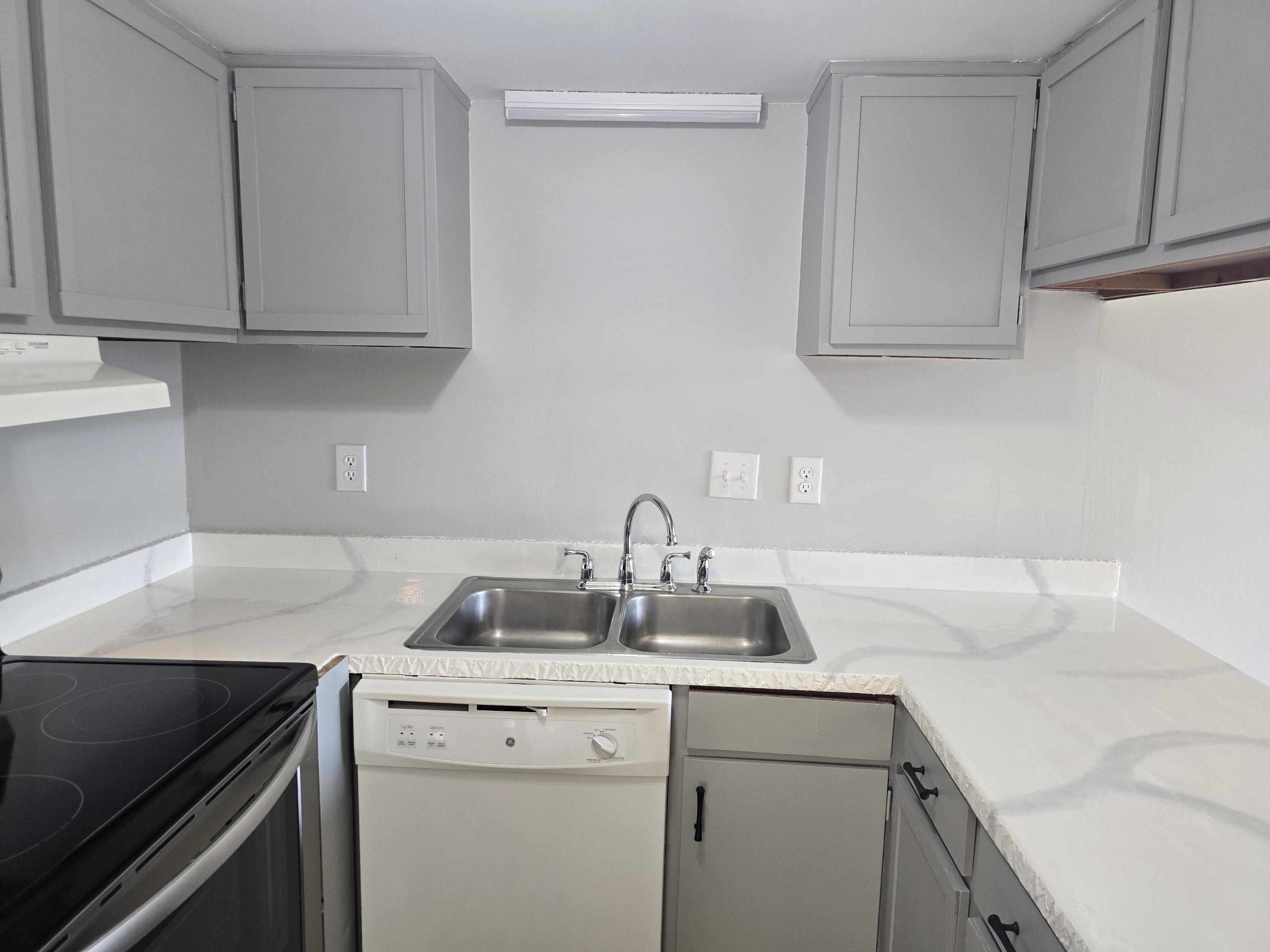 FOUNTAINHEAD CONDO - Residential Lease