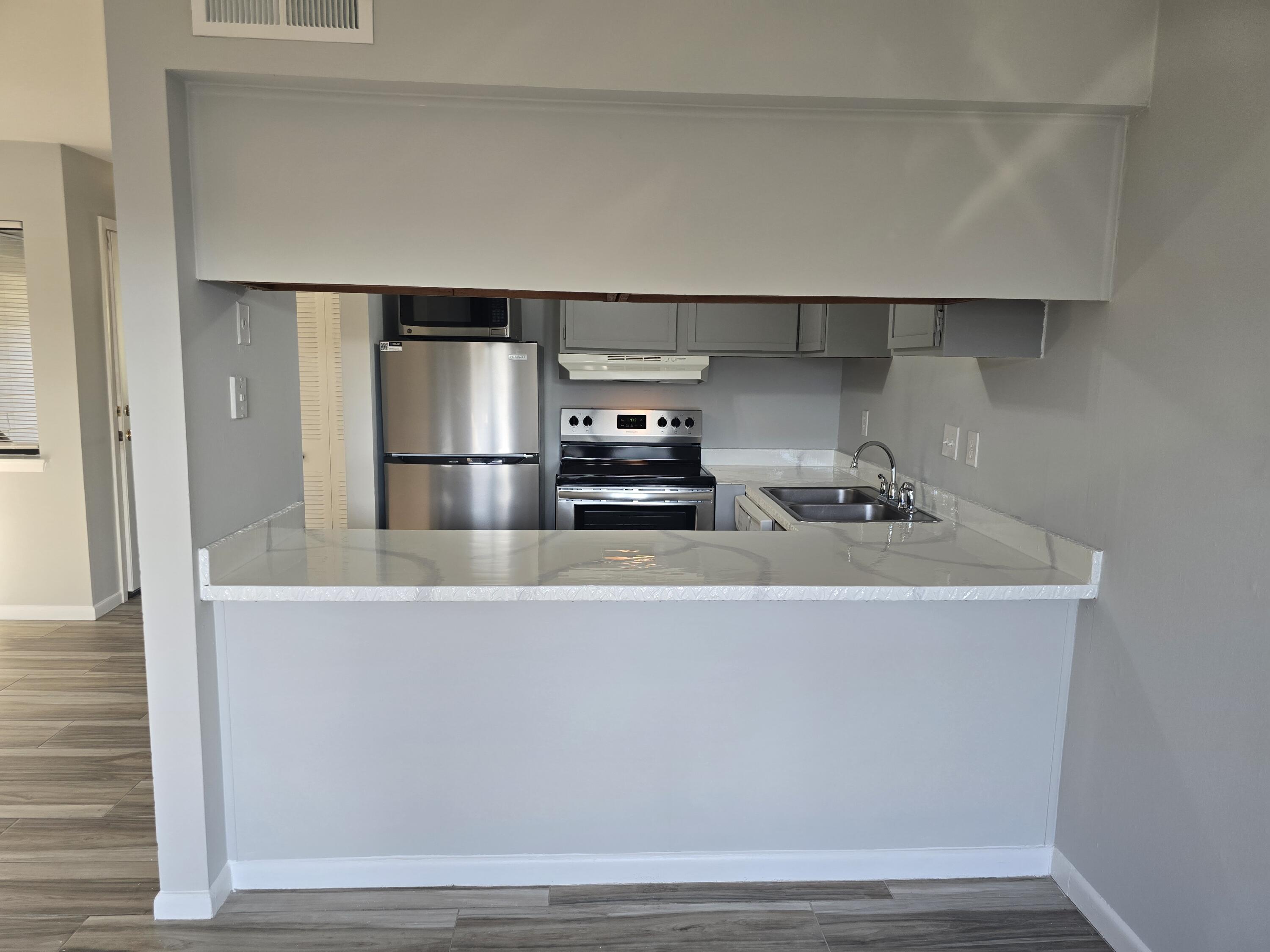 FOUNTAINHEAD CONDO - Residential Lease