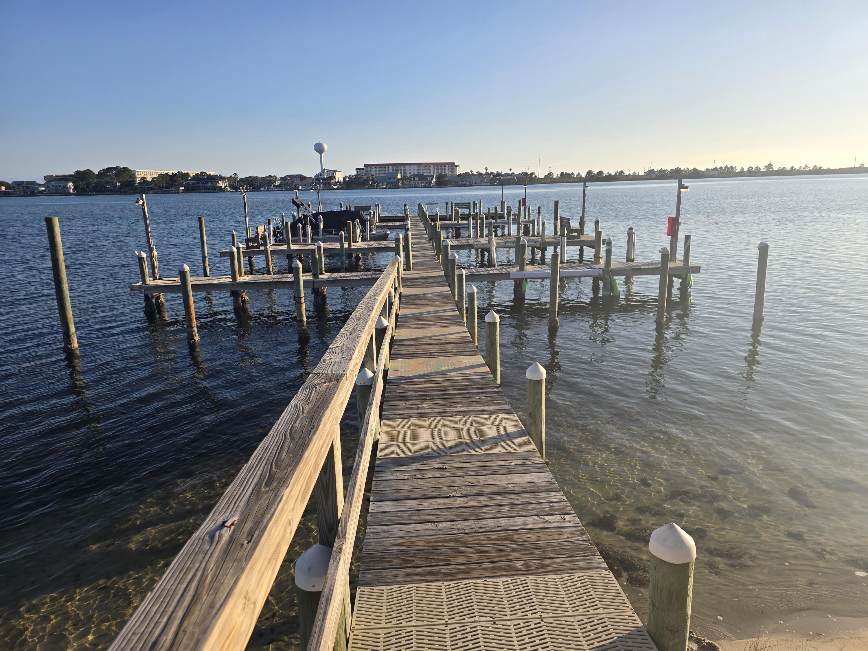 FOUNTAINHEAD CONDO - Residential Lease