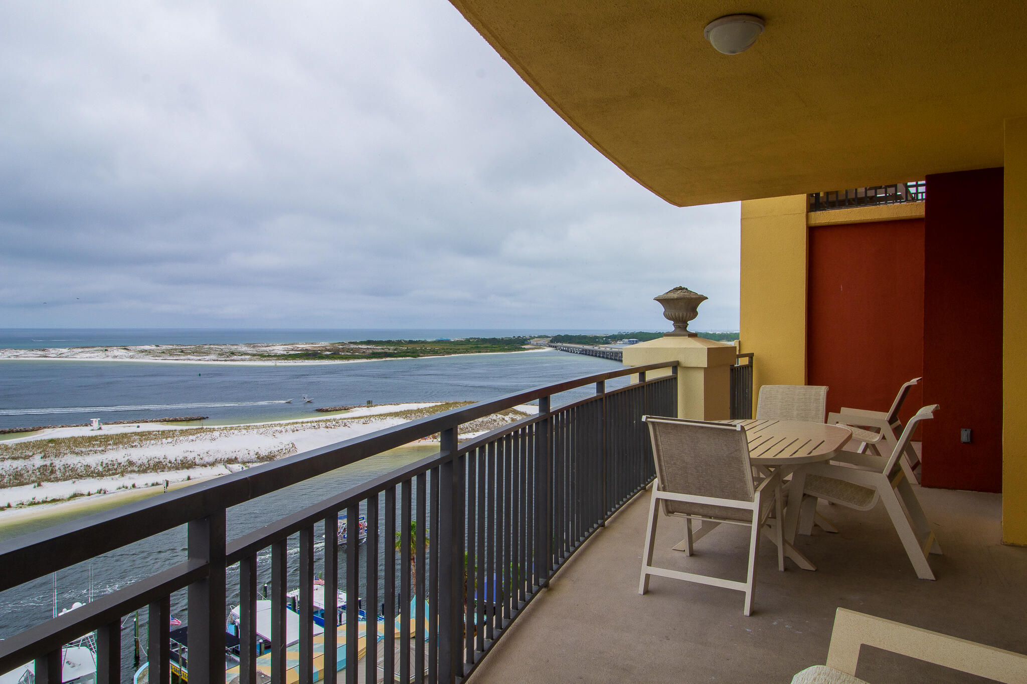 EMERALD GRANDE - Residential