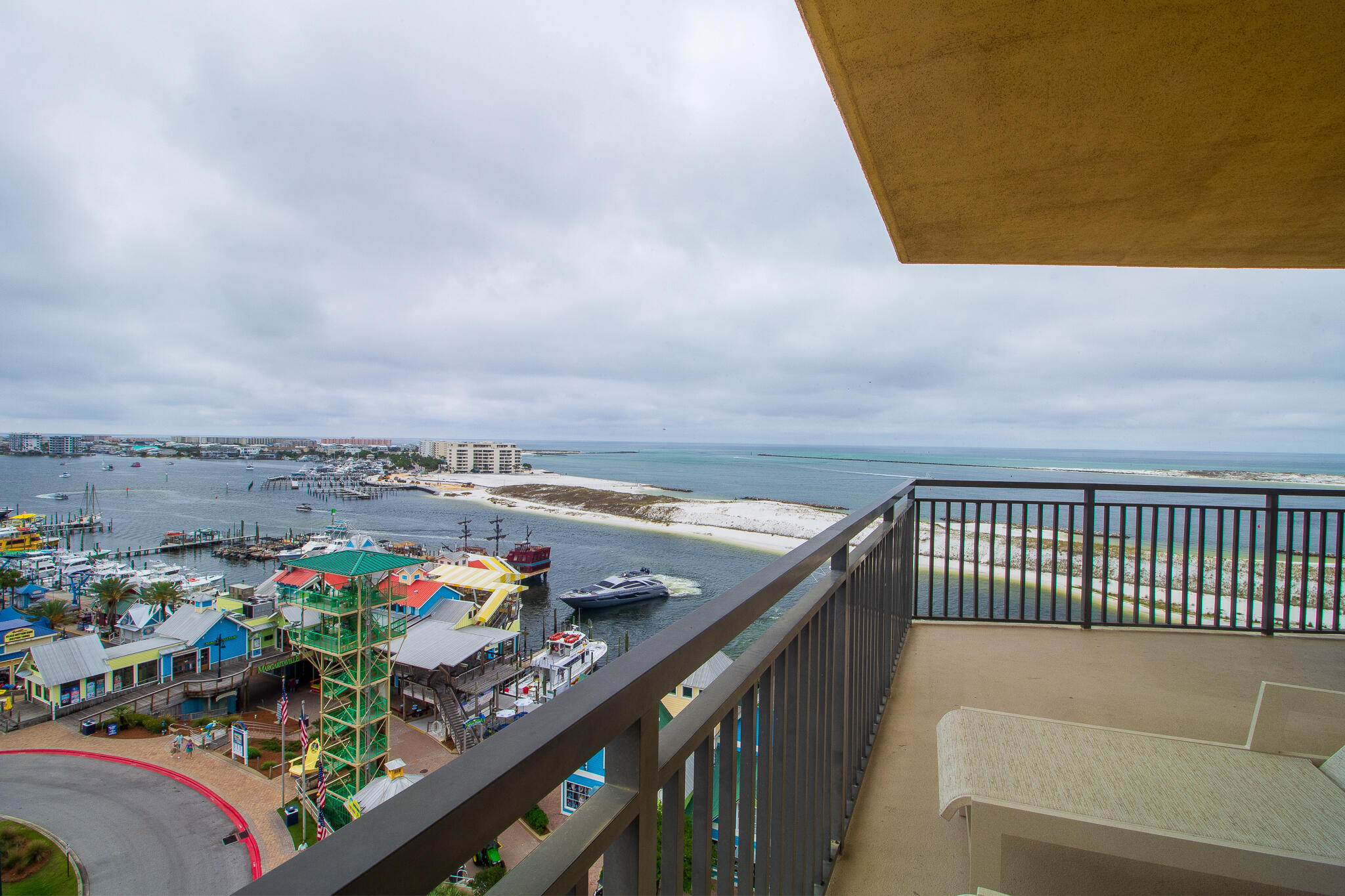 EMERALD GRANDE - Residential