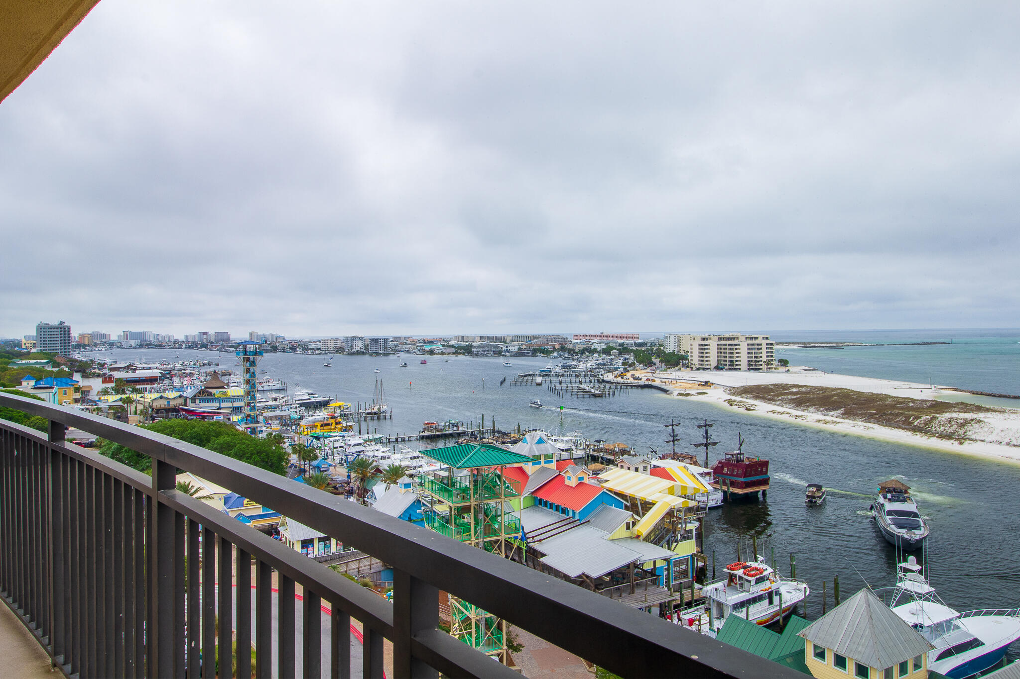 EMERALD GRANDE - Residential