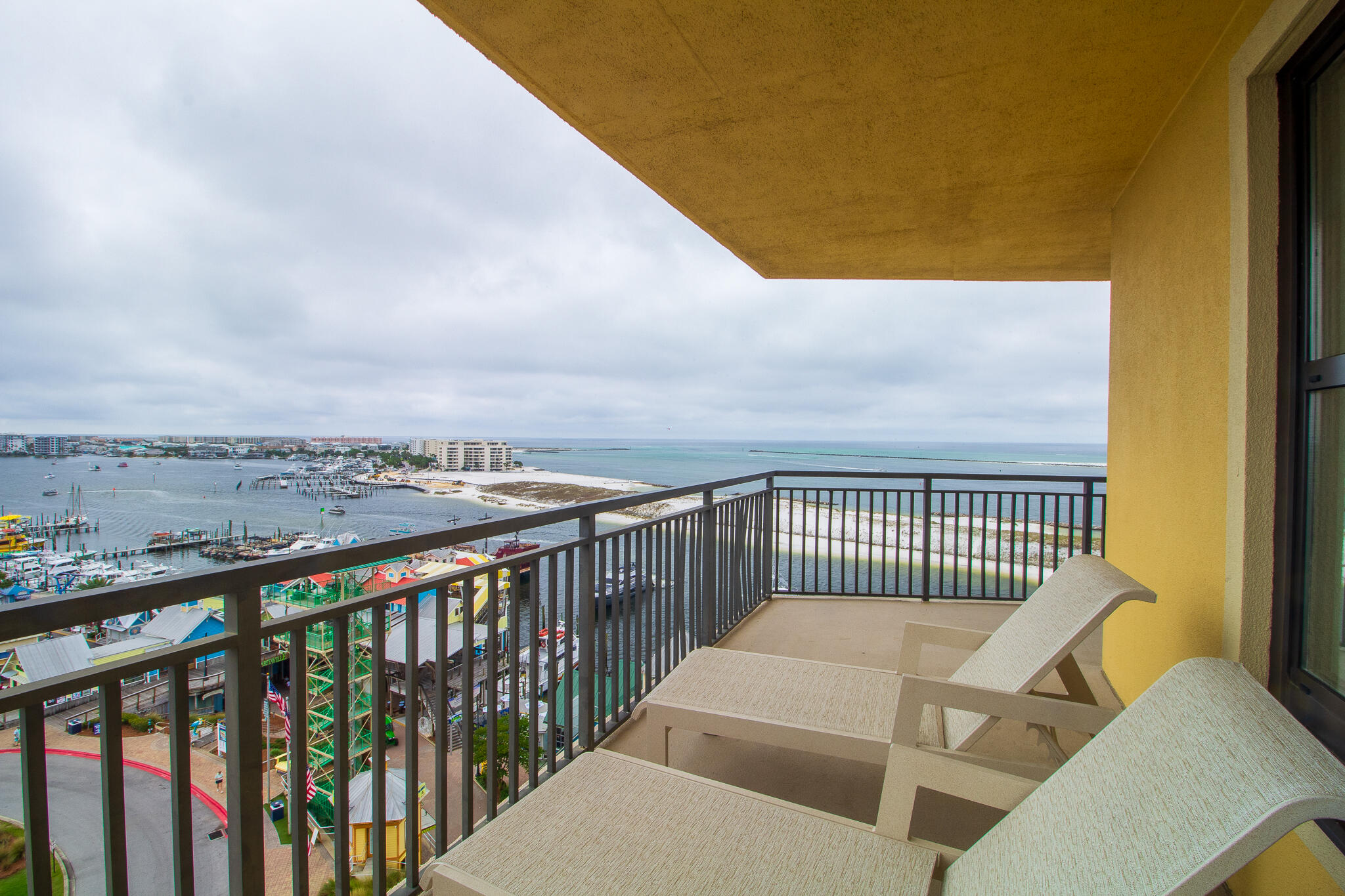 EMERALD GRANDE - Residential