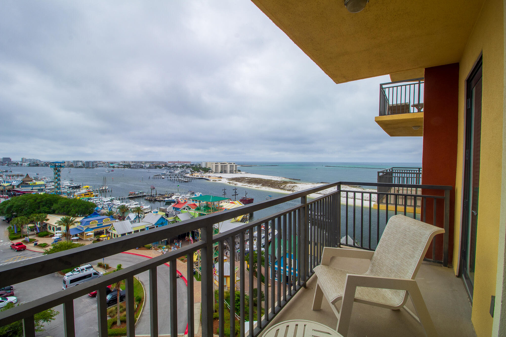 EMERALD GRANDE - Residential