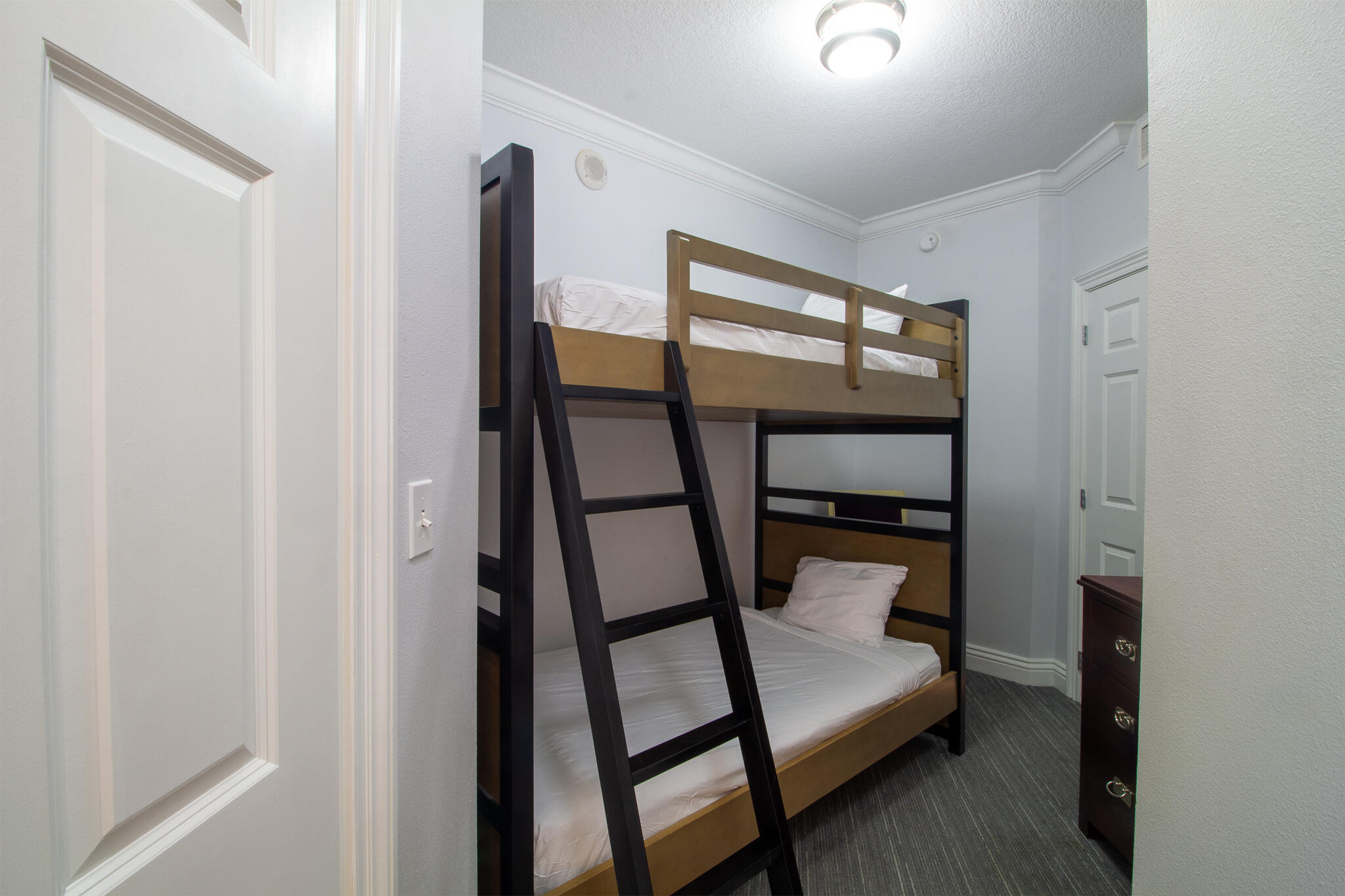 EMERALD GRANDE - Residential