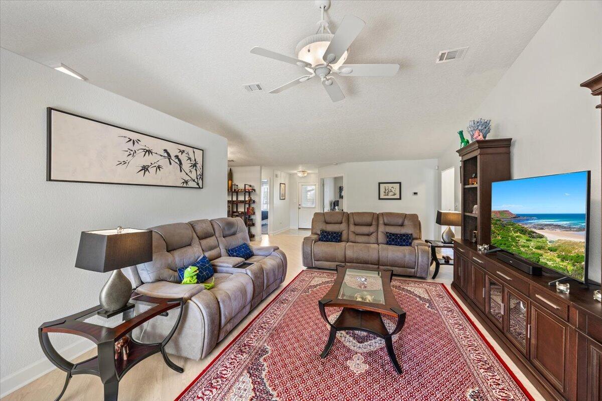 4810 Kitty Hawk Circle