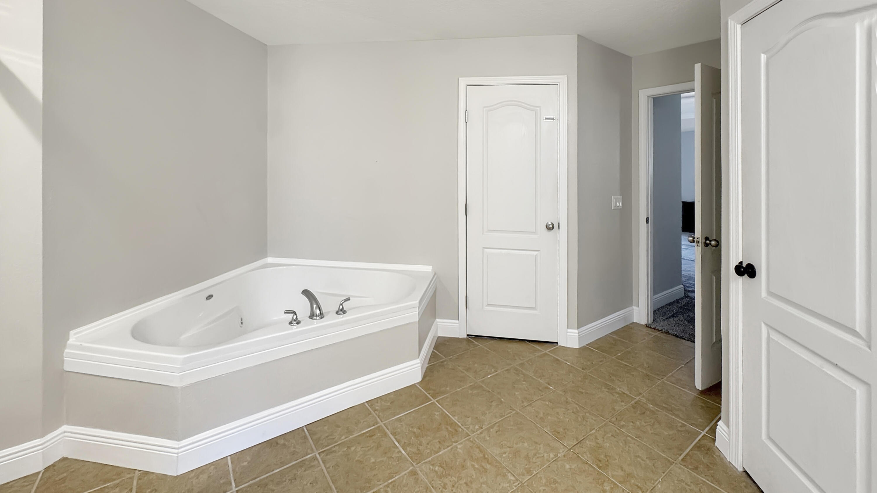 YELLOW RIVER PLANTATION S/D LOT 5 BLK H - Residential