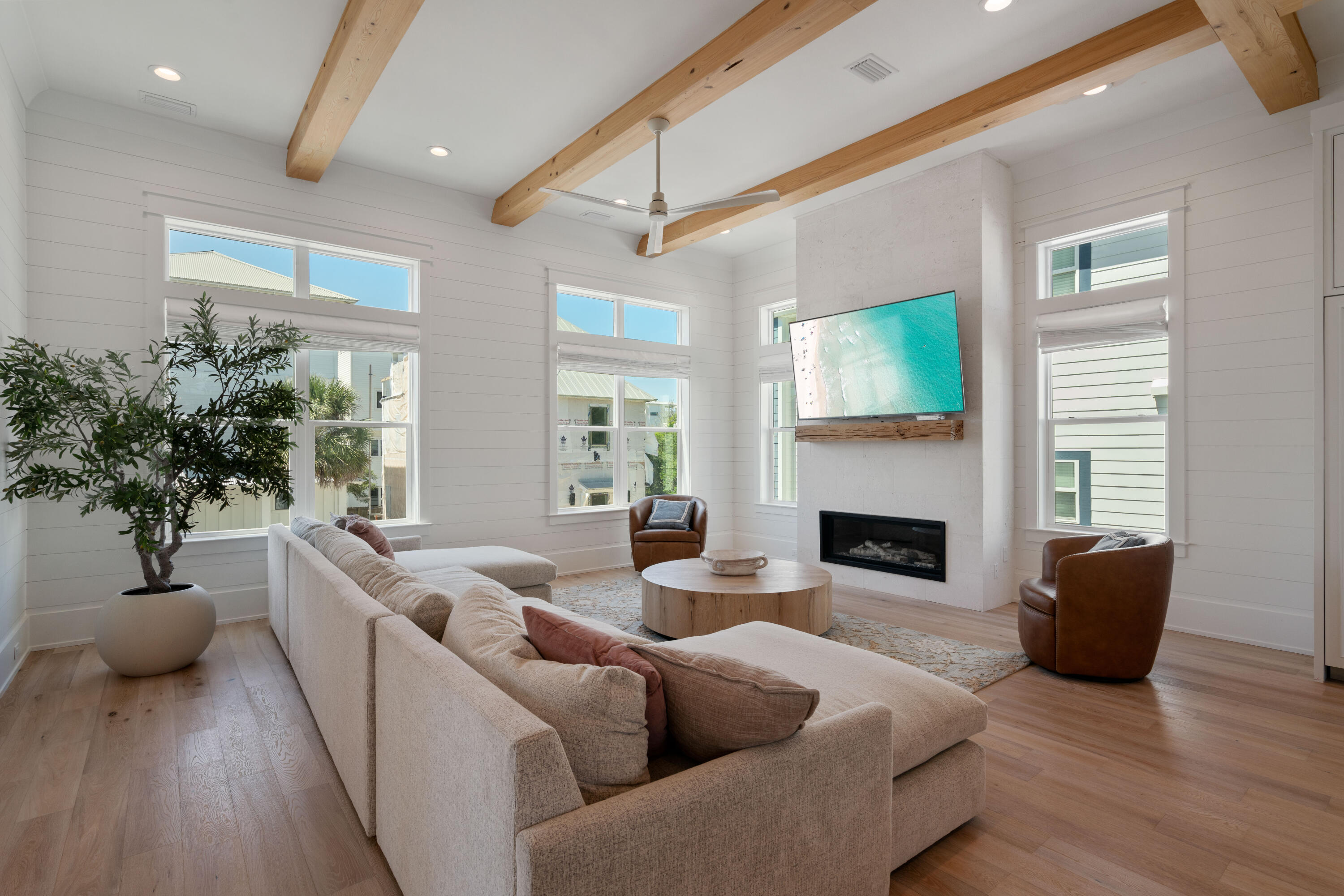 16 Bluewater View Avenue