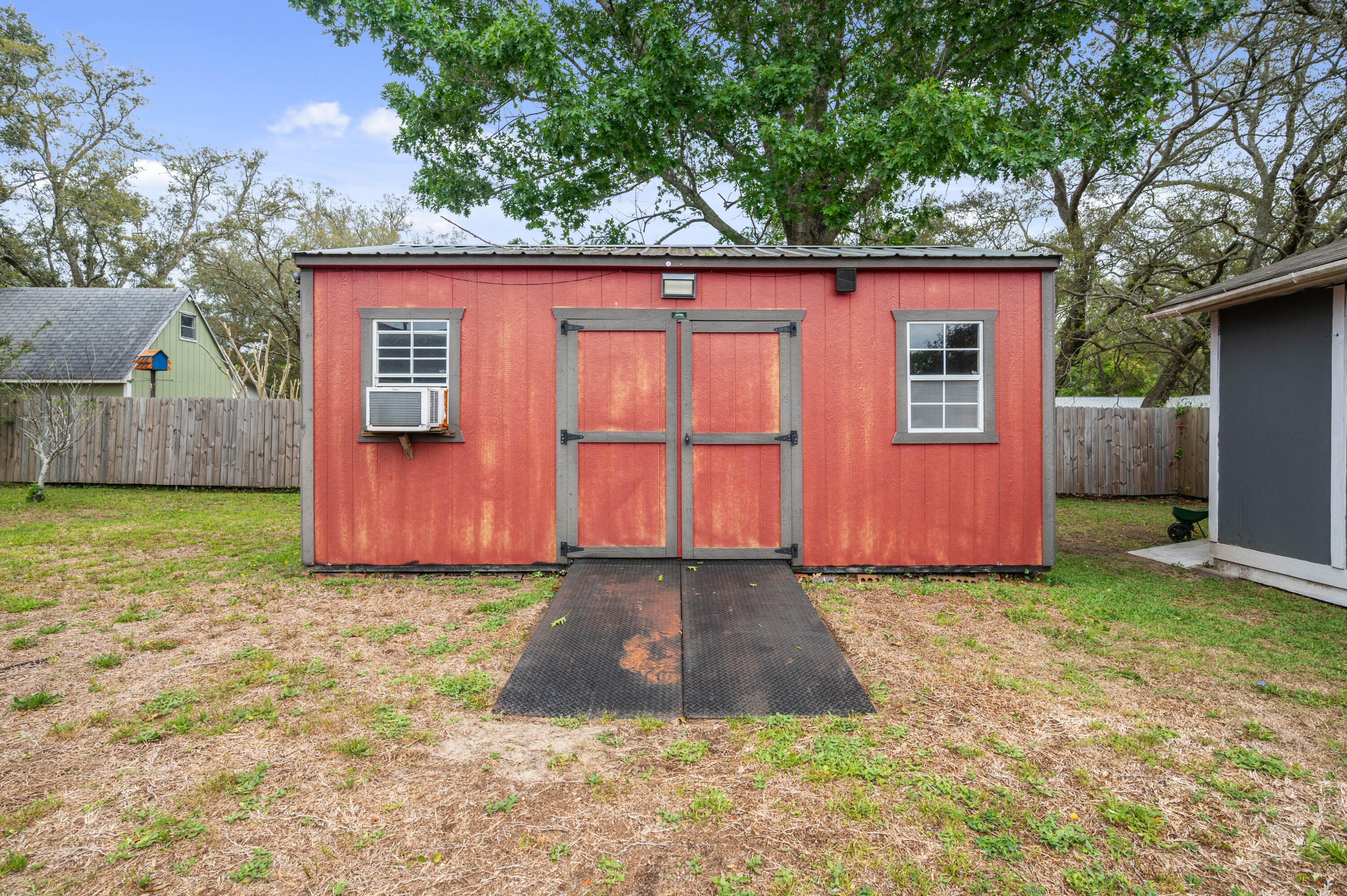 NICEVILLE (222200.00) - Residential