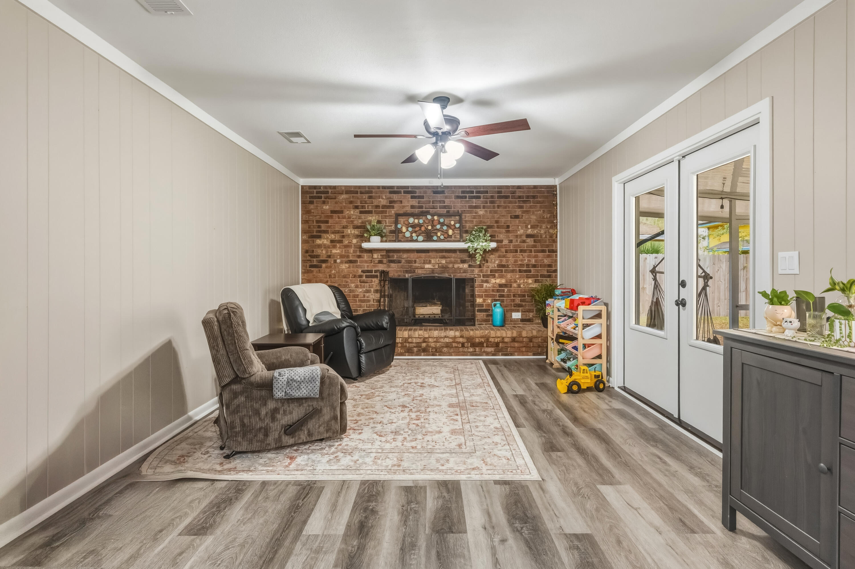 NICEVILLE (222200.00) - Residential