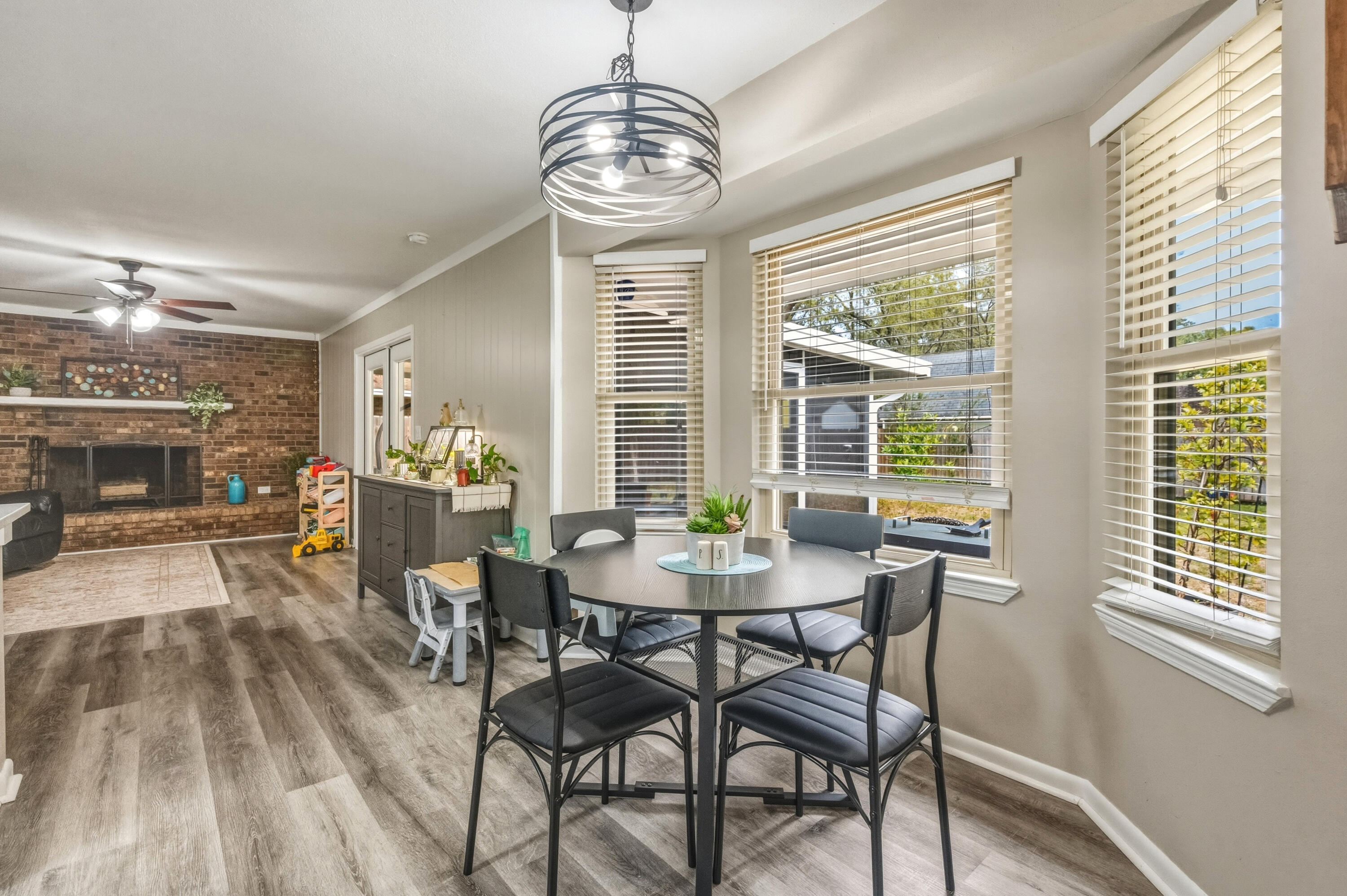 NICEVILLE (222200.00) - Residential