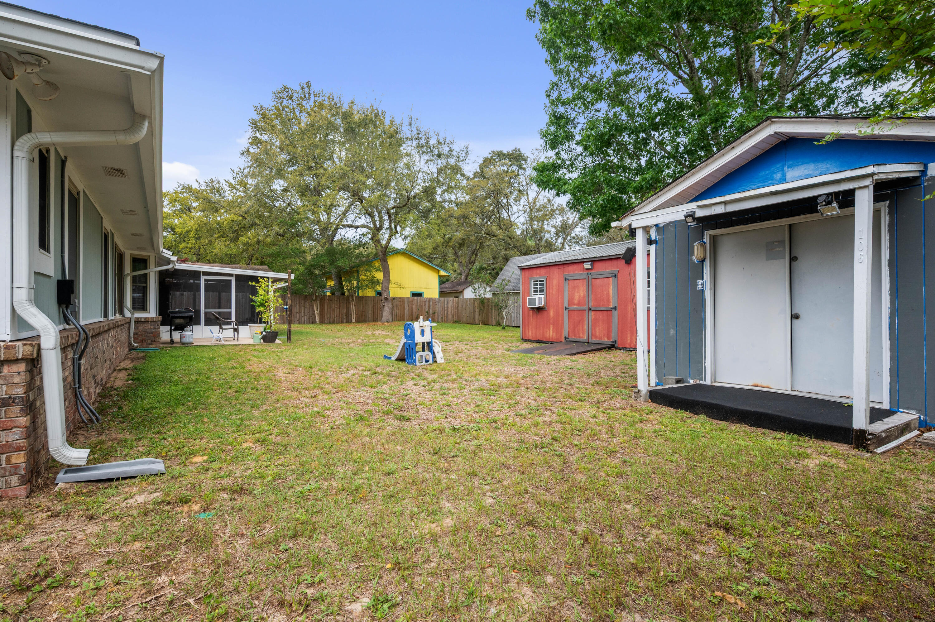 NICEVILLE (222200.00) - Residential