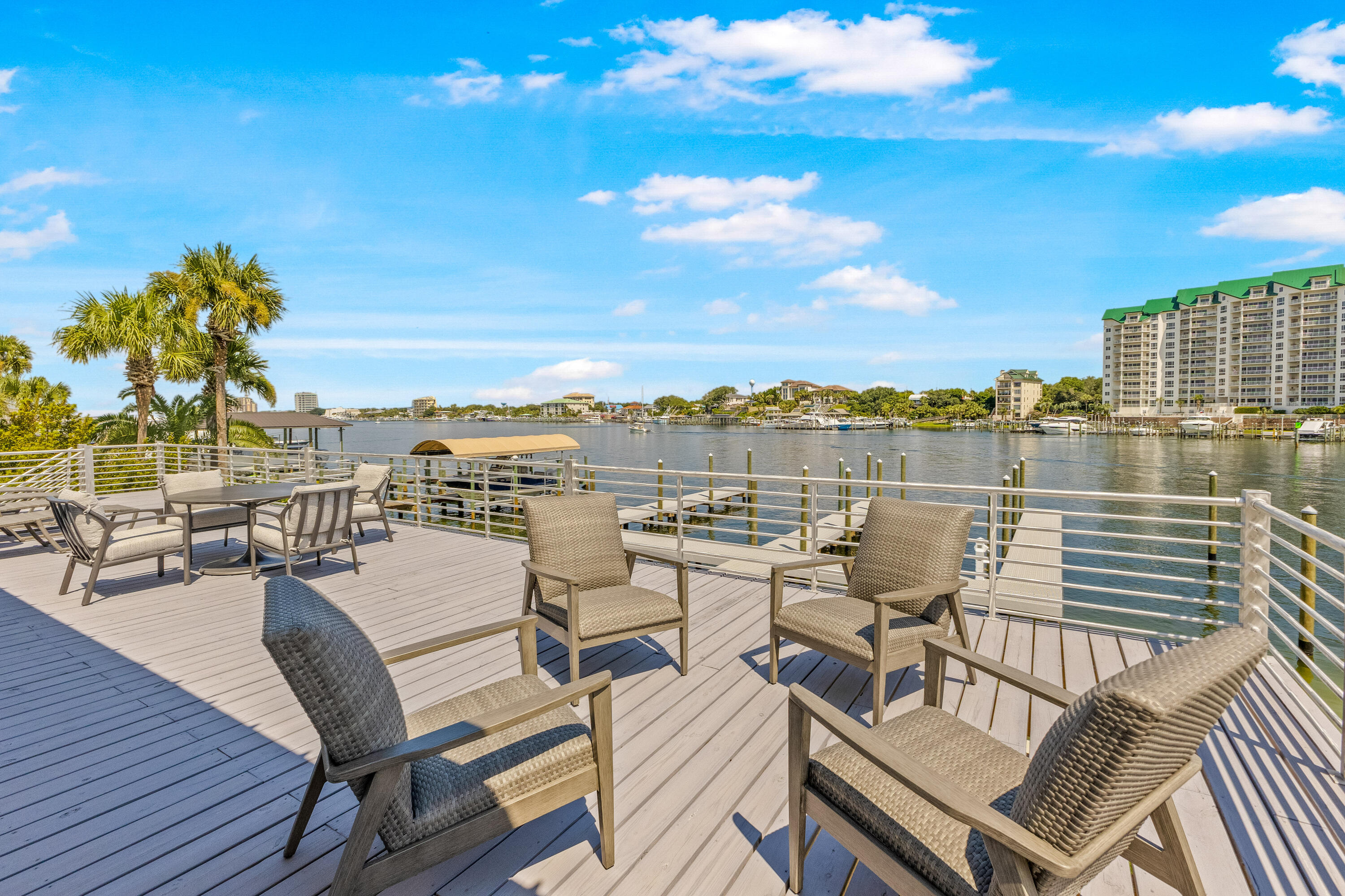 HOLIDAY ISLE - Residential