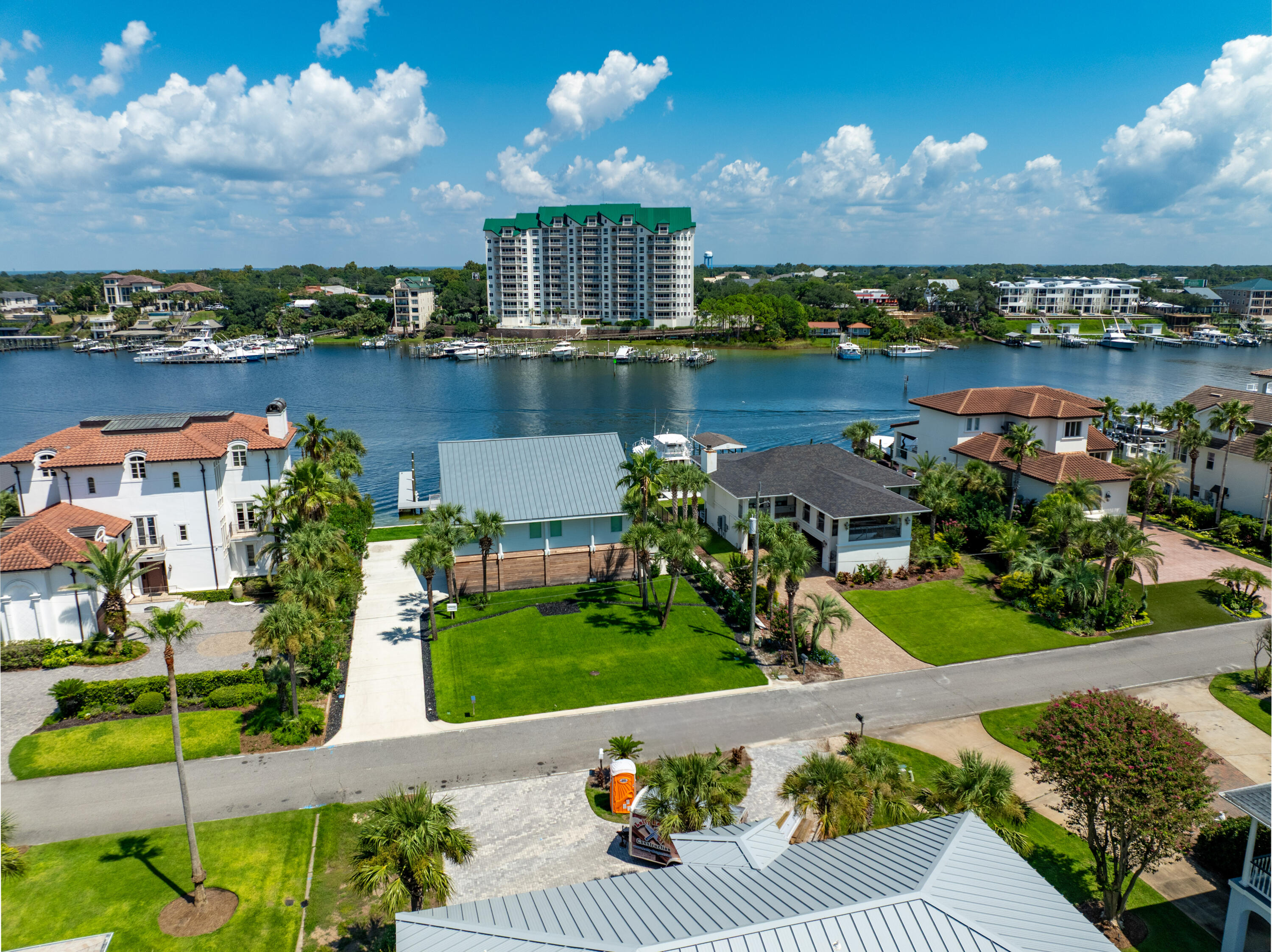 HOLIDAY ISLE - Residential