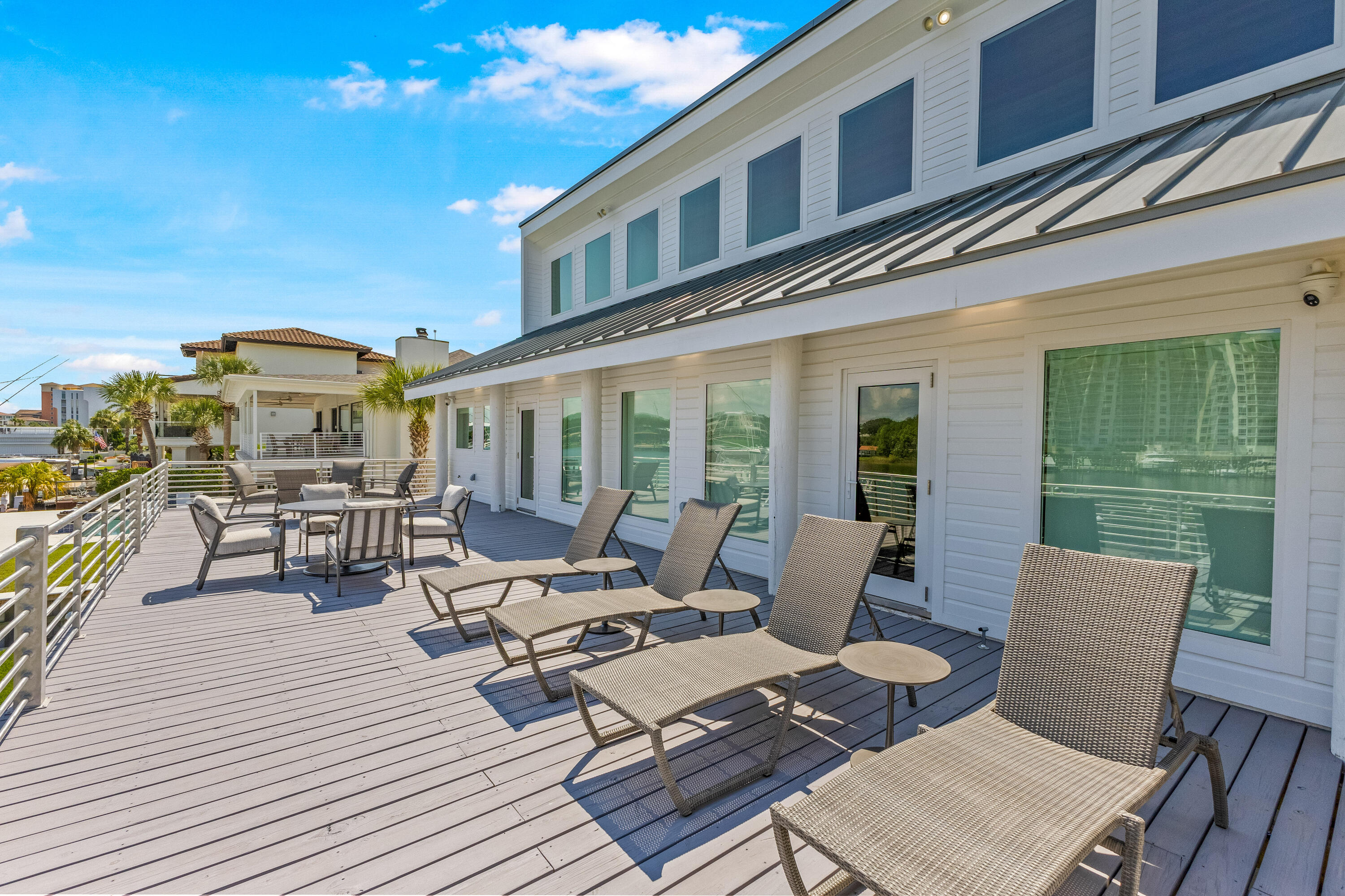 HOLIDAY ISLE - Residential