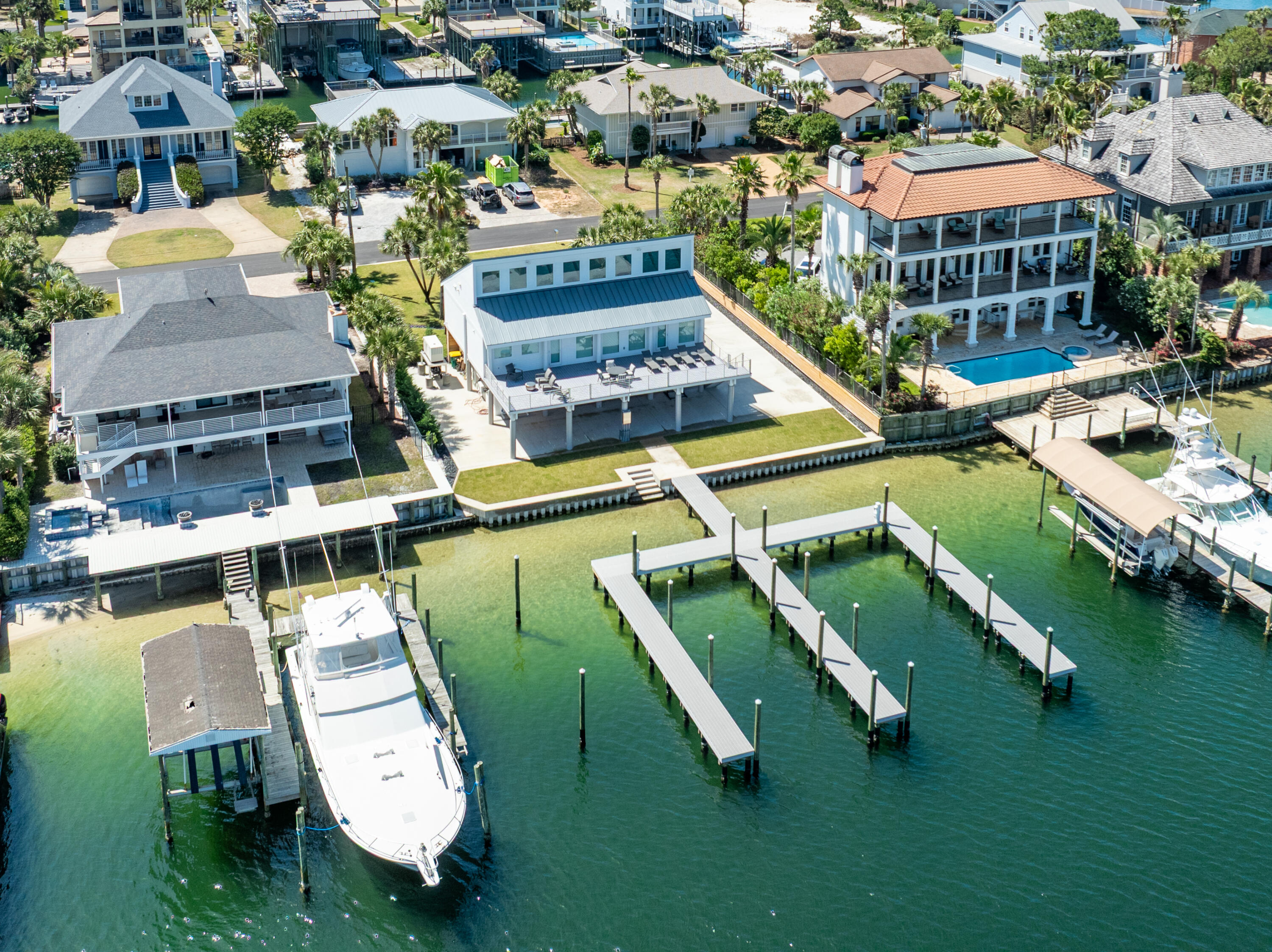 HOLIDAY ISLE - Residential