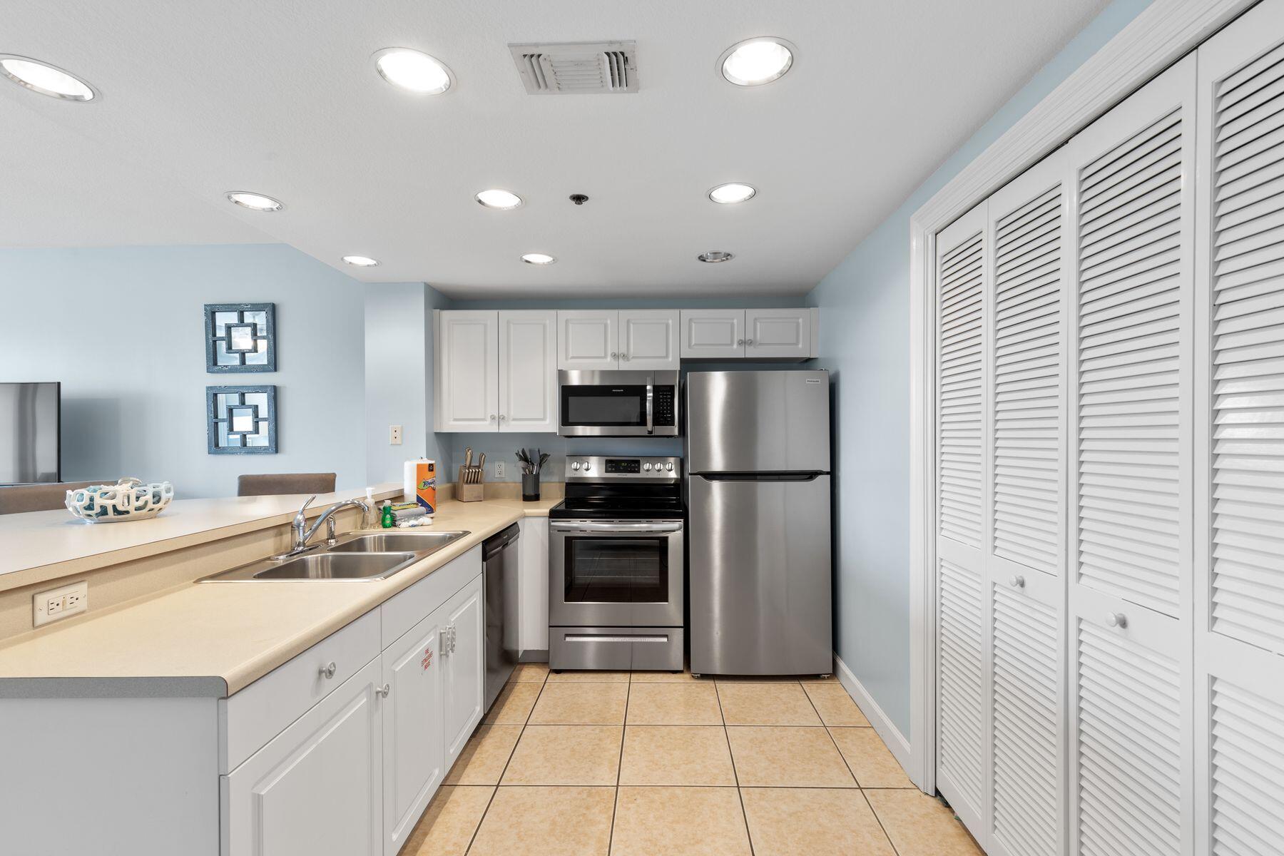 STERLING SHORES - Residential