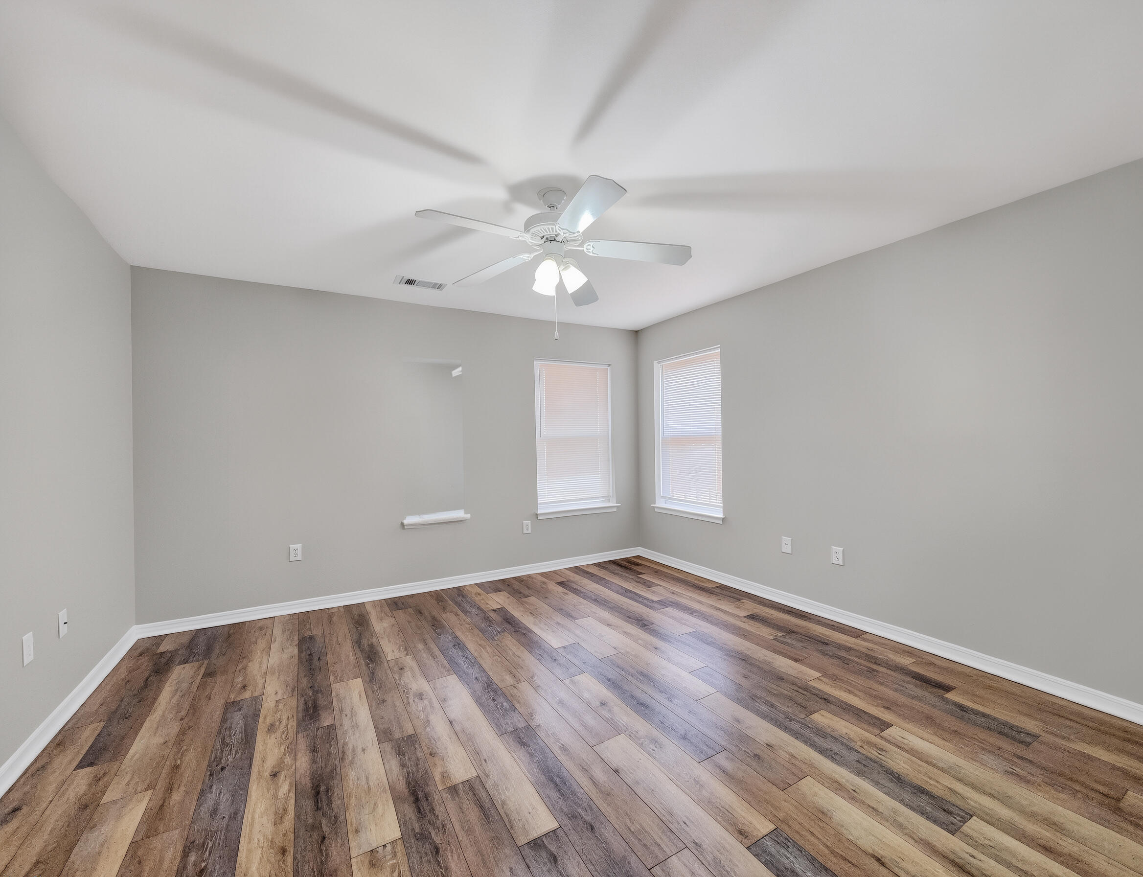 SHELL PARK T/H - Residential Lease