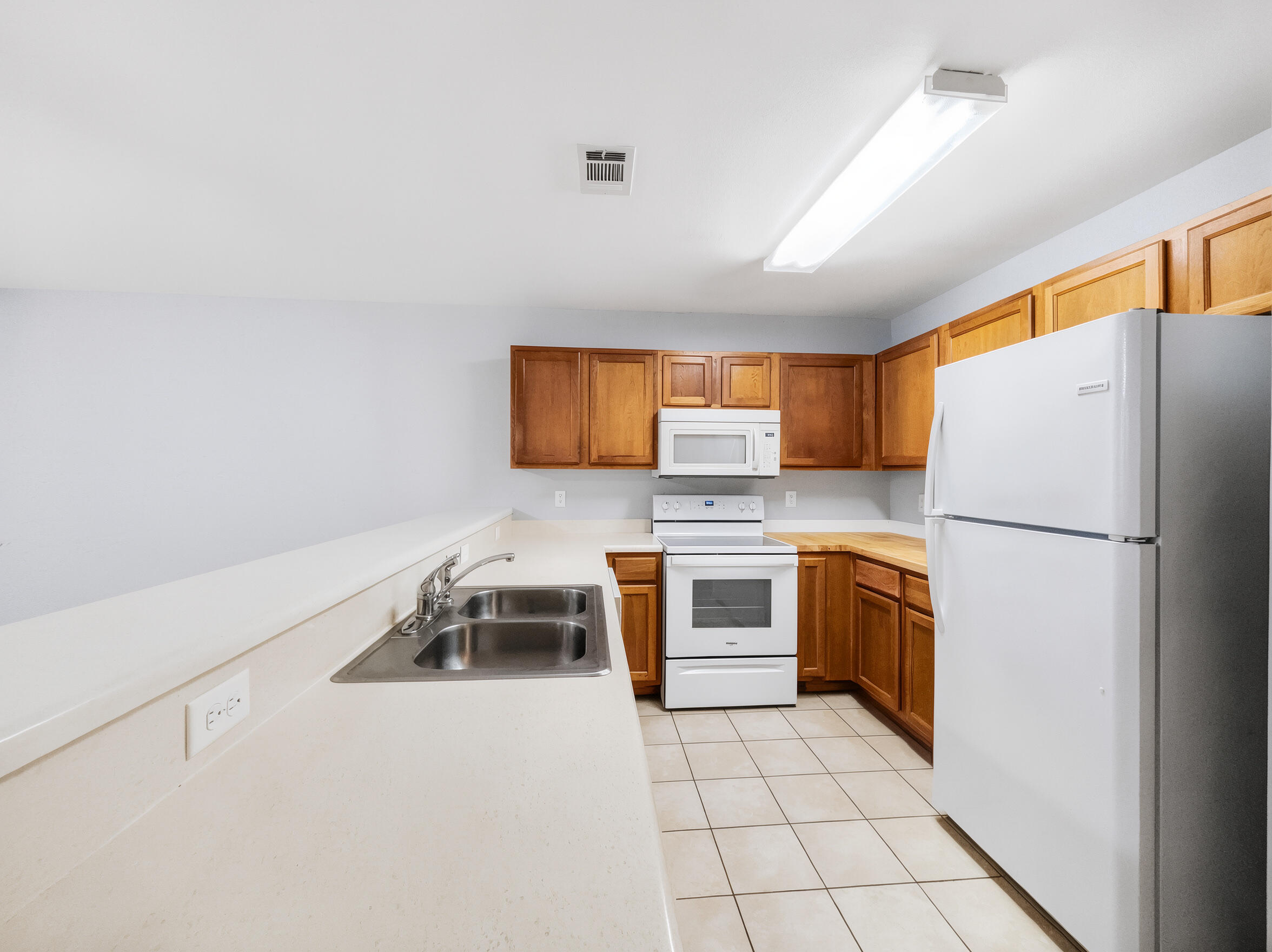 SHELL PARK T/H - Residential Lease