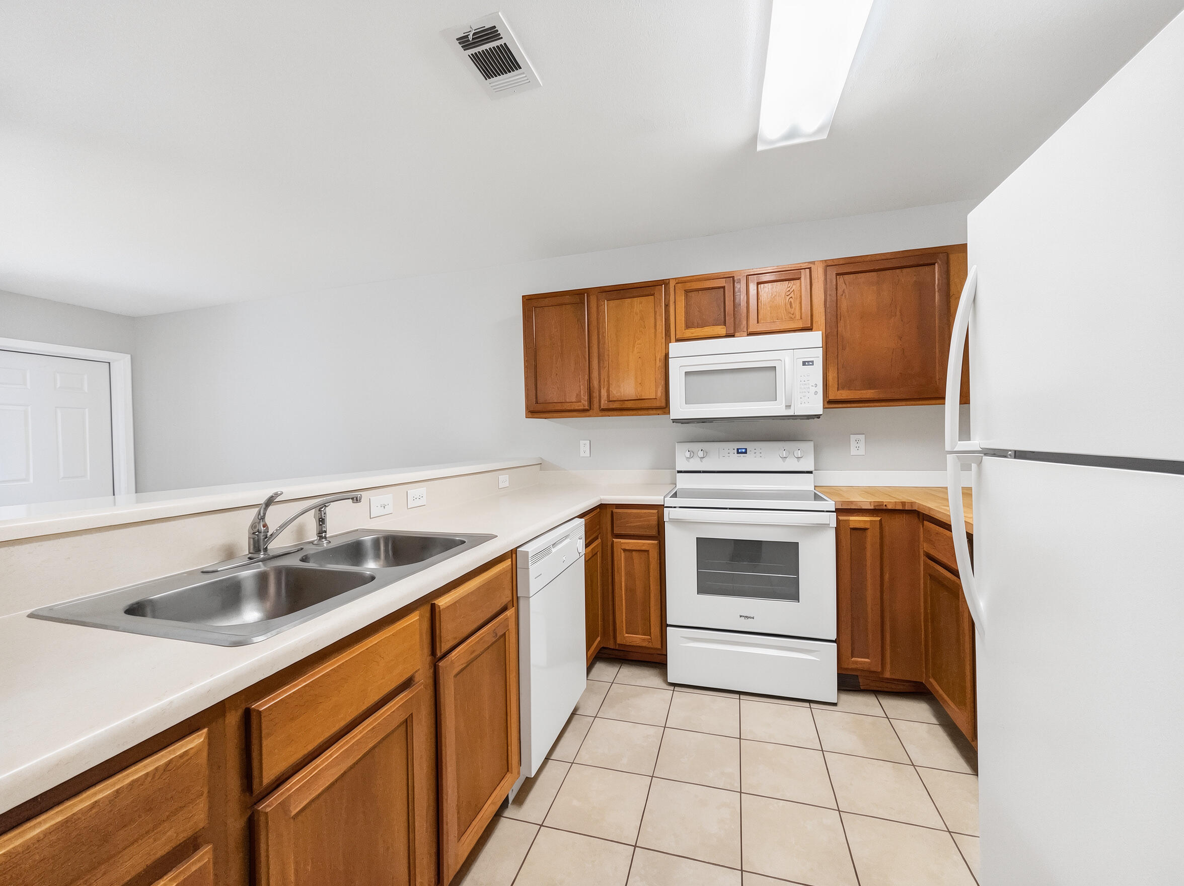 SHELL PARK T/H - Residential Lease