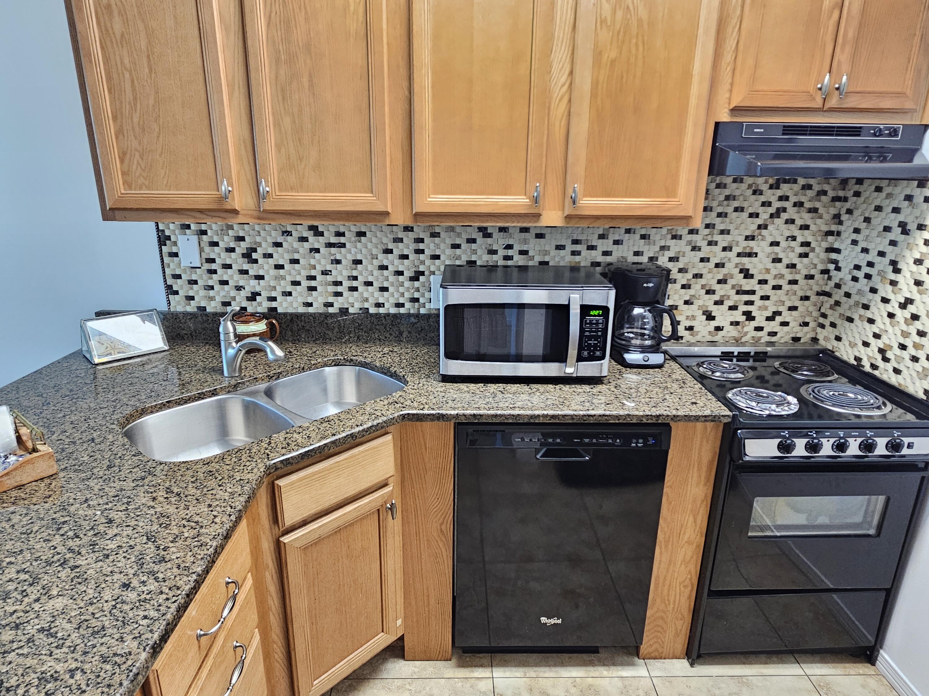 HIDDEN BEACH VILLAS CONDO - Residential