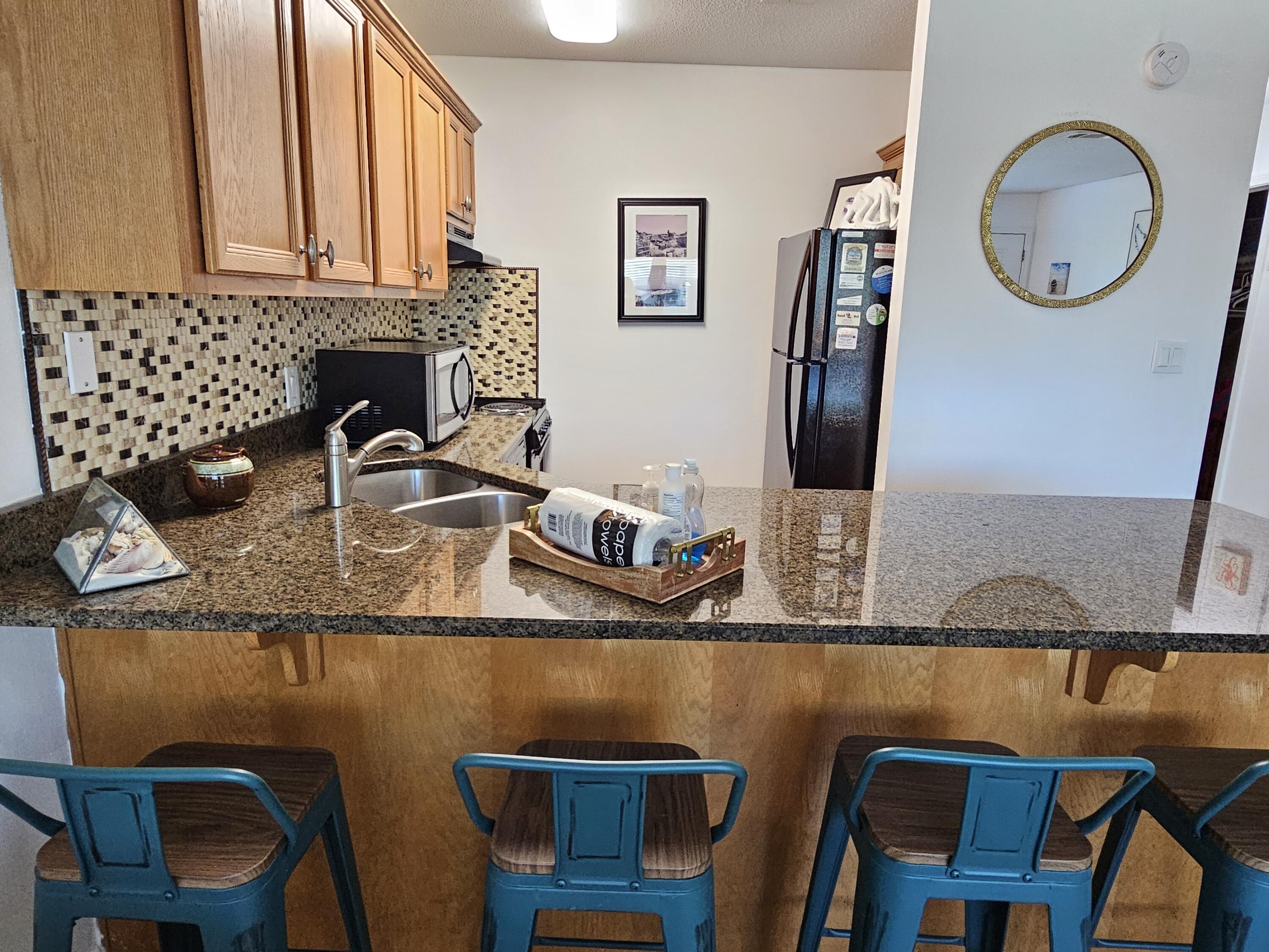 HIDDEN BEACH VILLAS CONDO - Residential