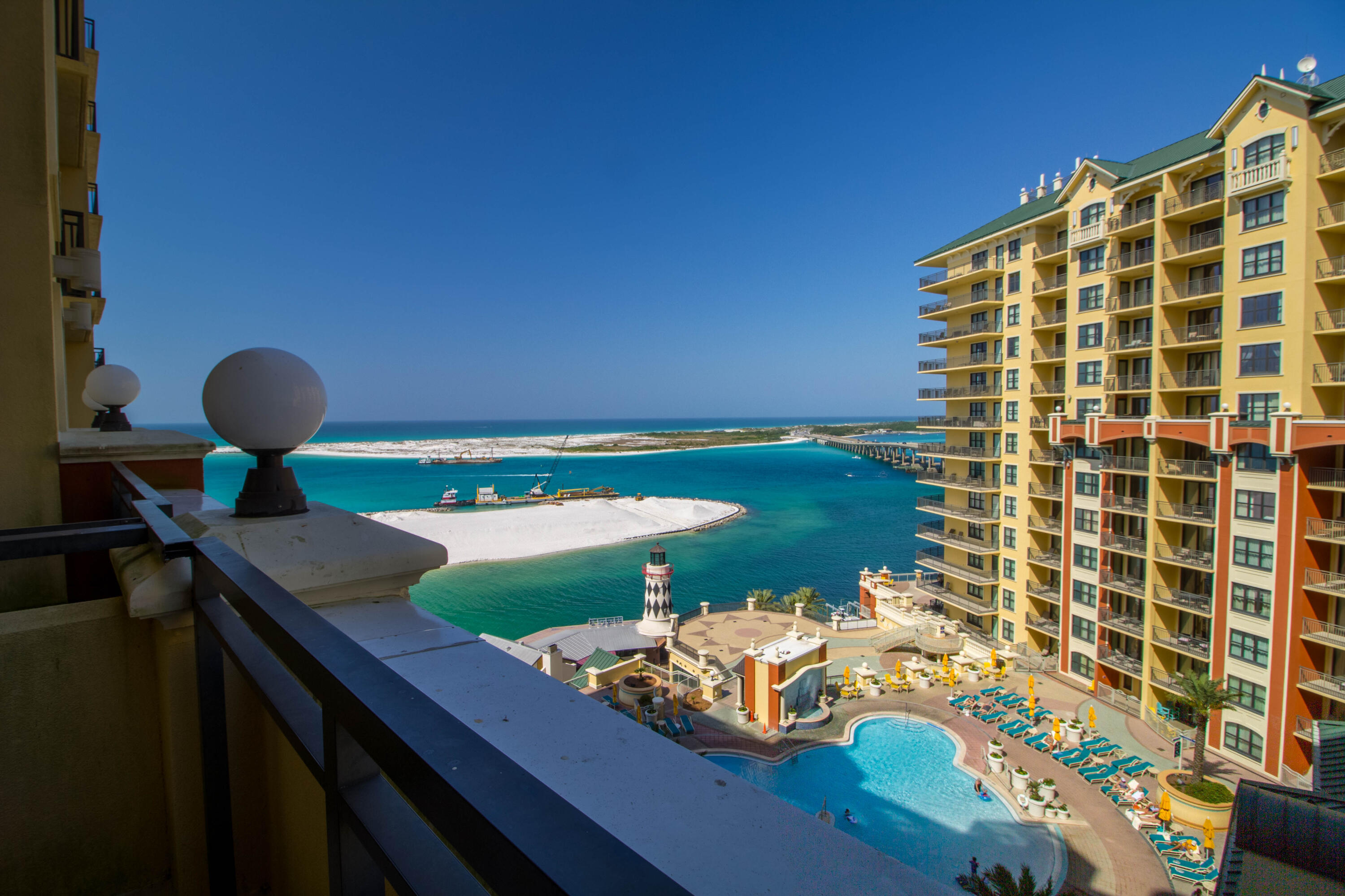 EMERALD GRANDE - Residential