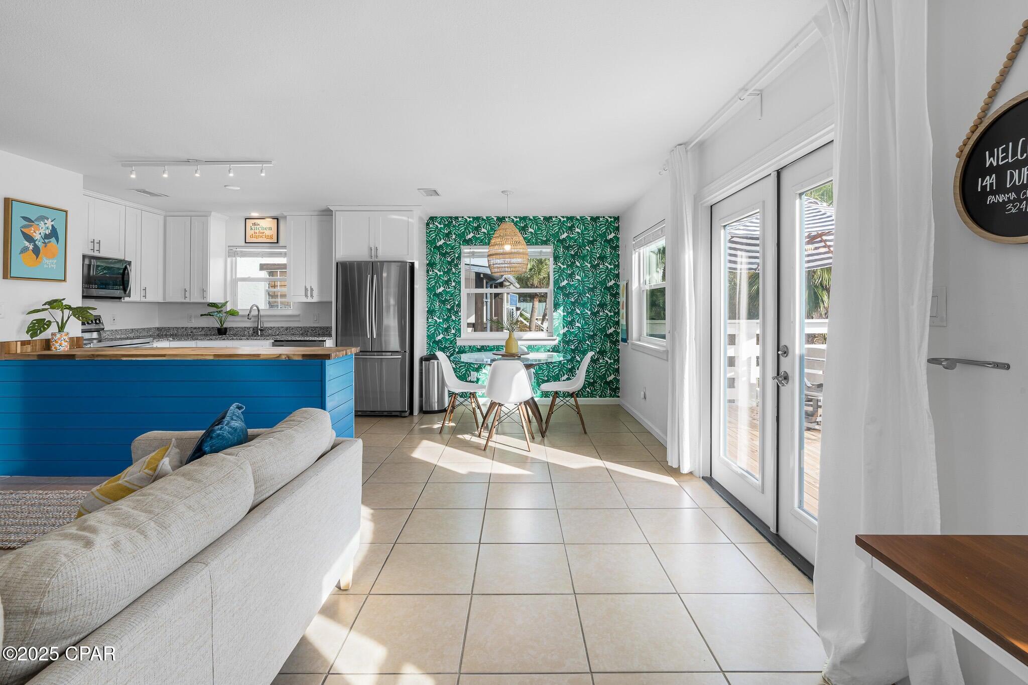 RIVIERA BEACH - Residential