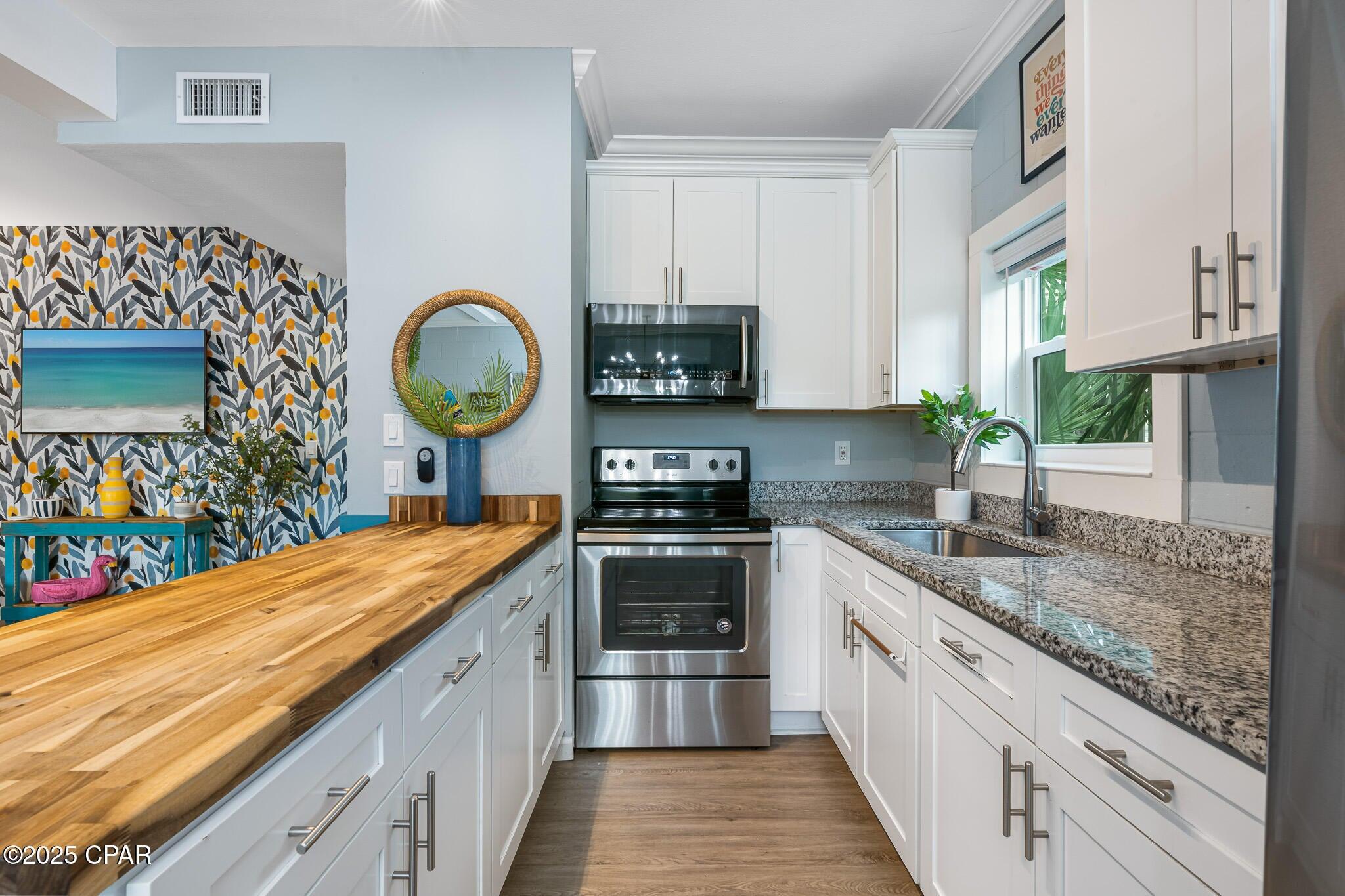 RIVIERA BEACH - Residential