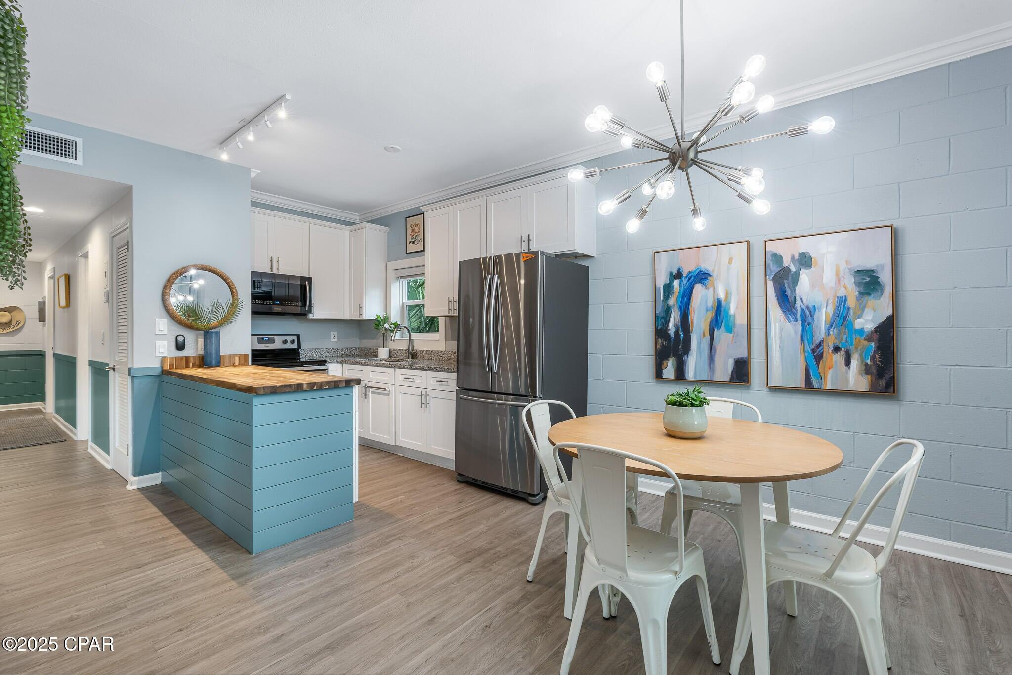 RIVIERA BEACH - Residential