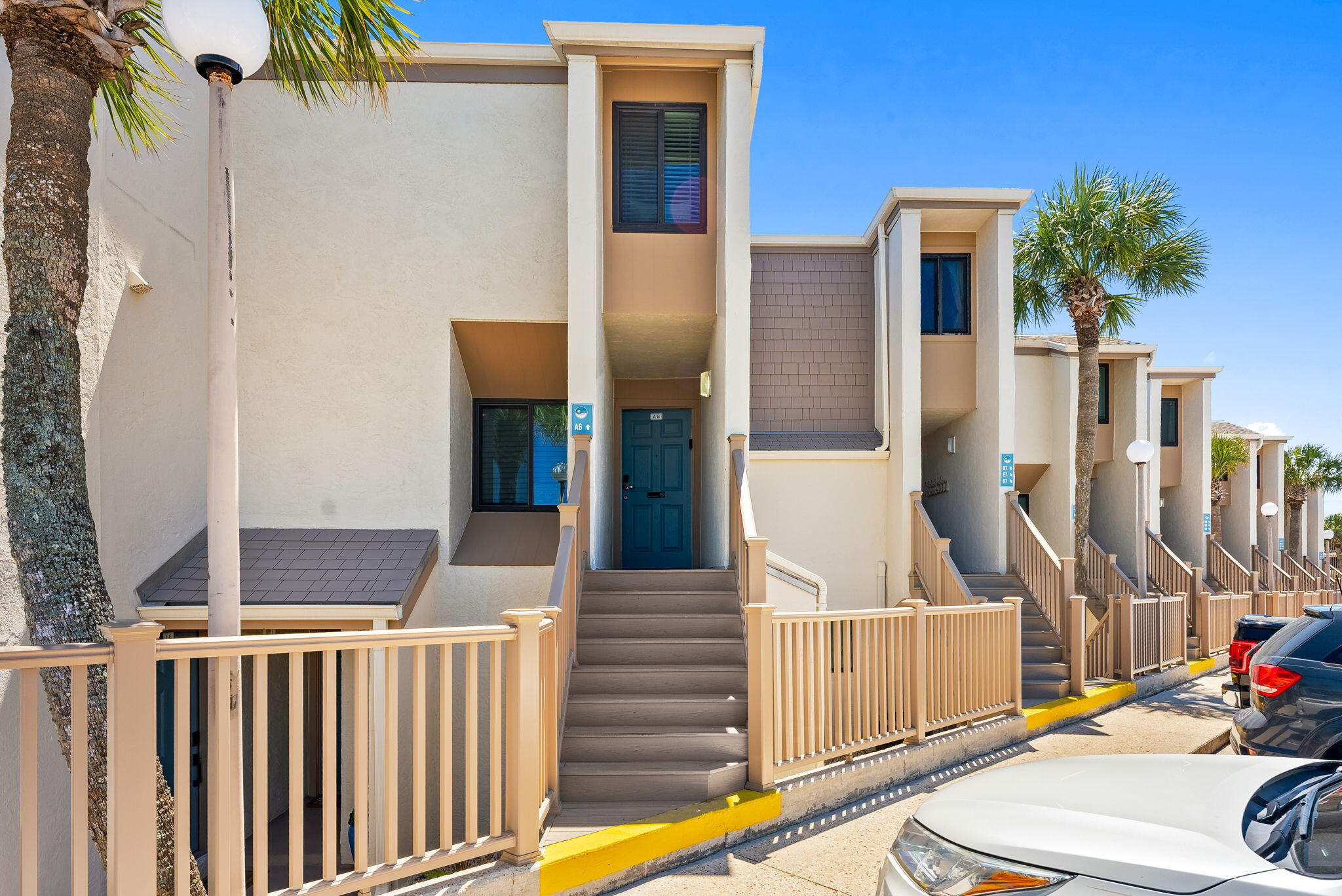 SUGAR BEACH T/H - Residential