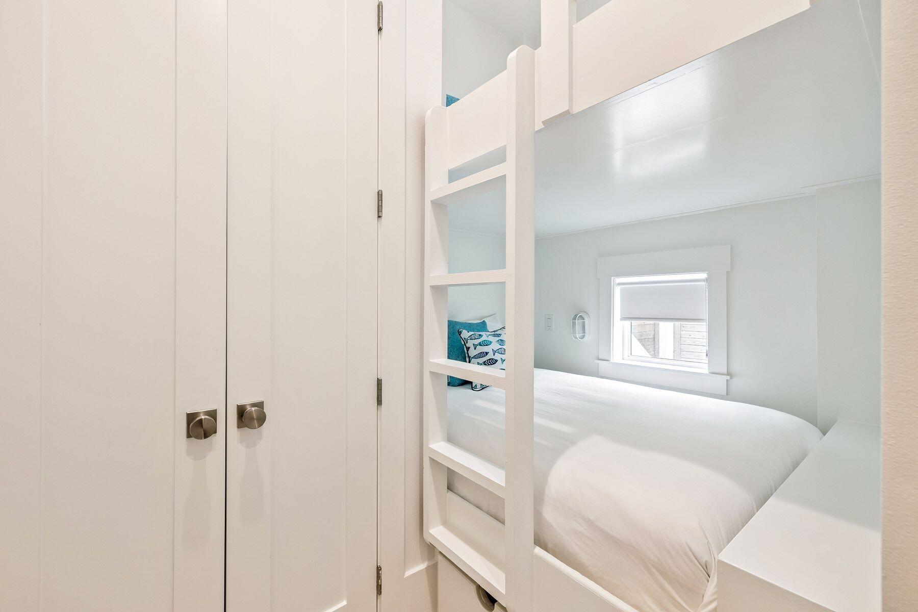 FRANGISTA BEACH 1ST ADDN - Residential