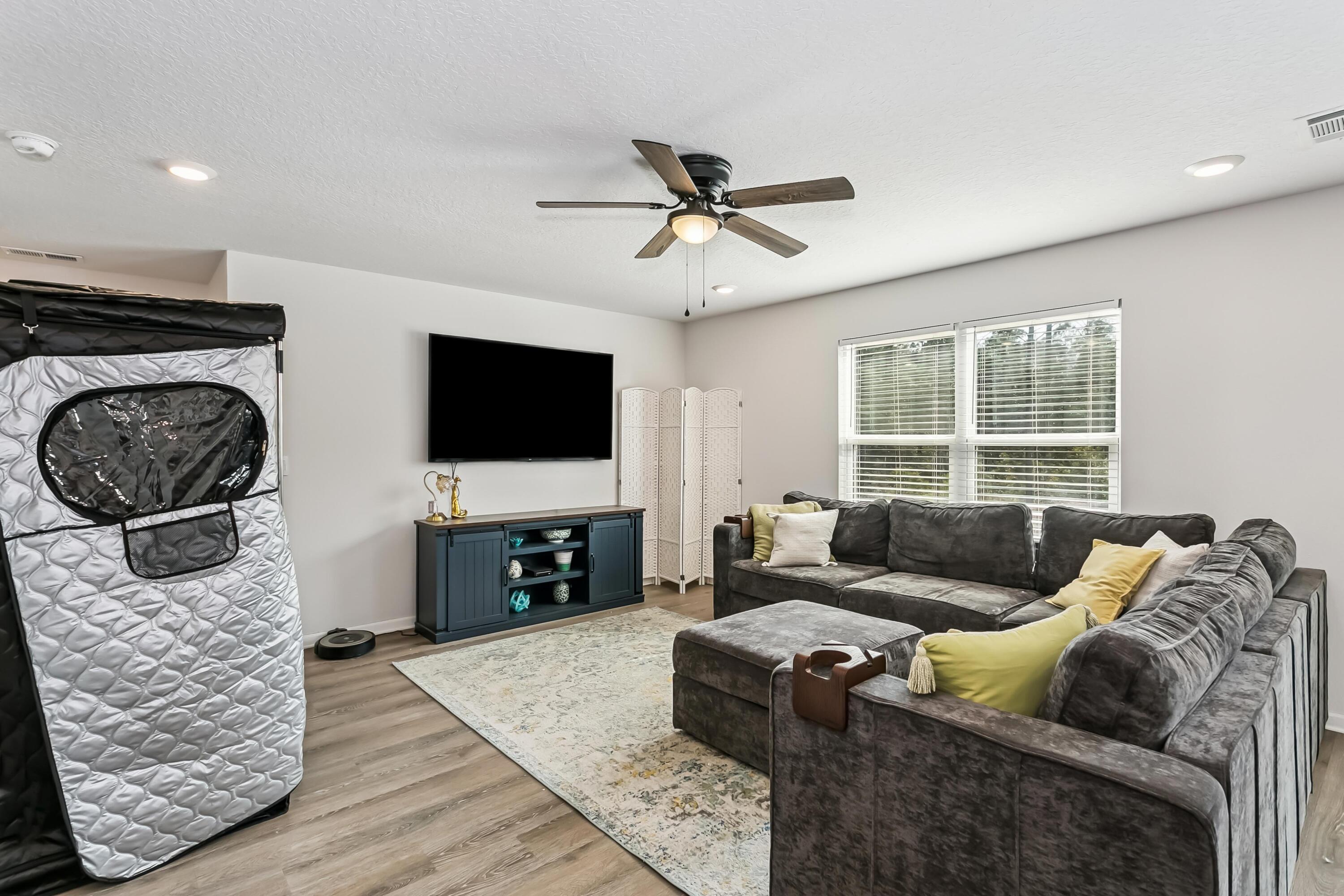 TIMBERLAND RIDGE - Residential