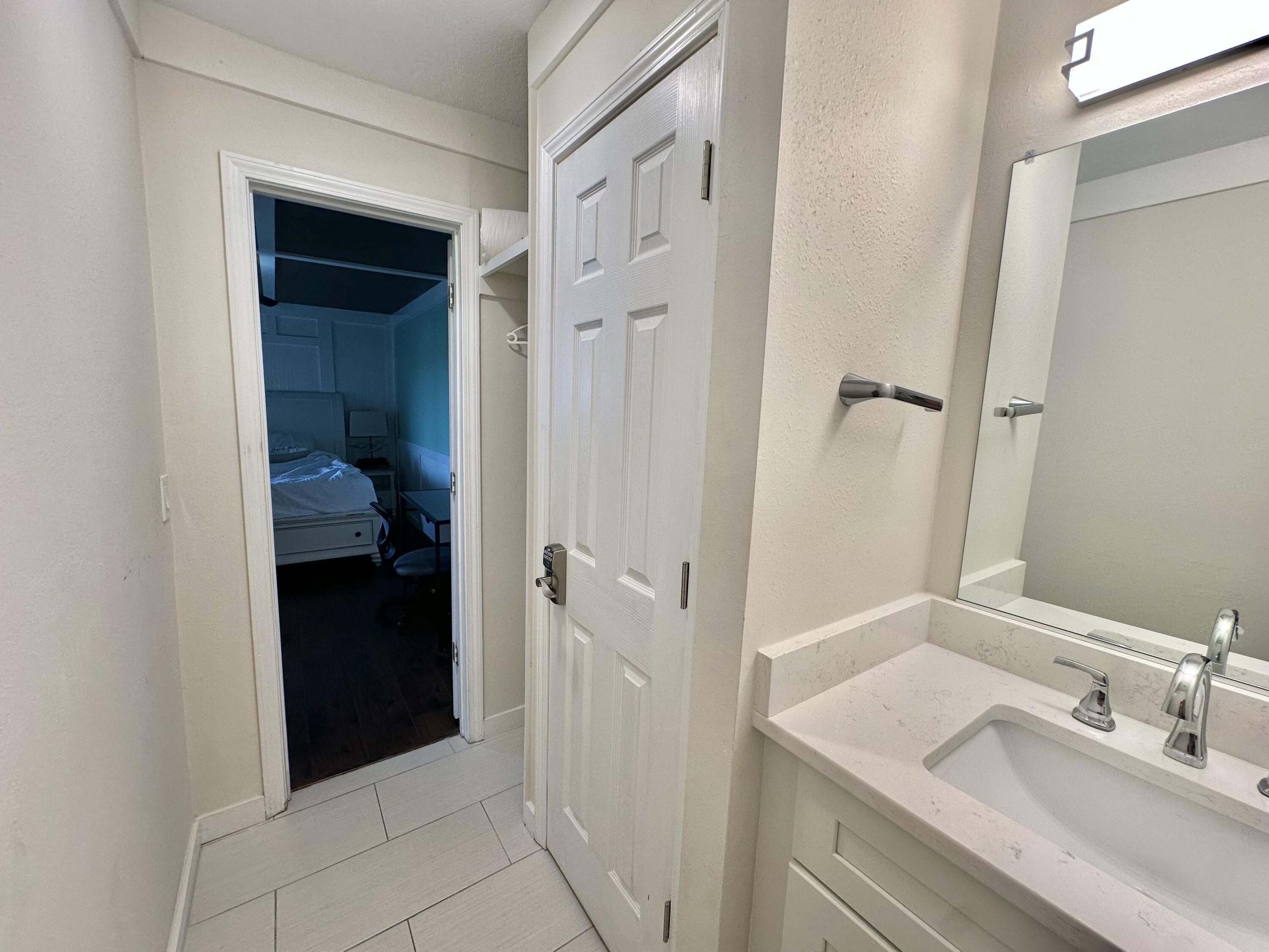 LAKEVIEW CONDO - Residential