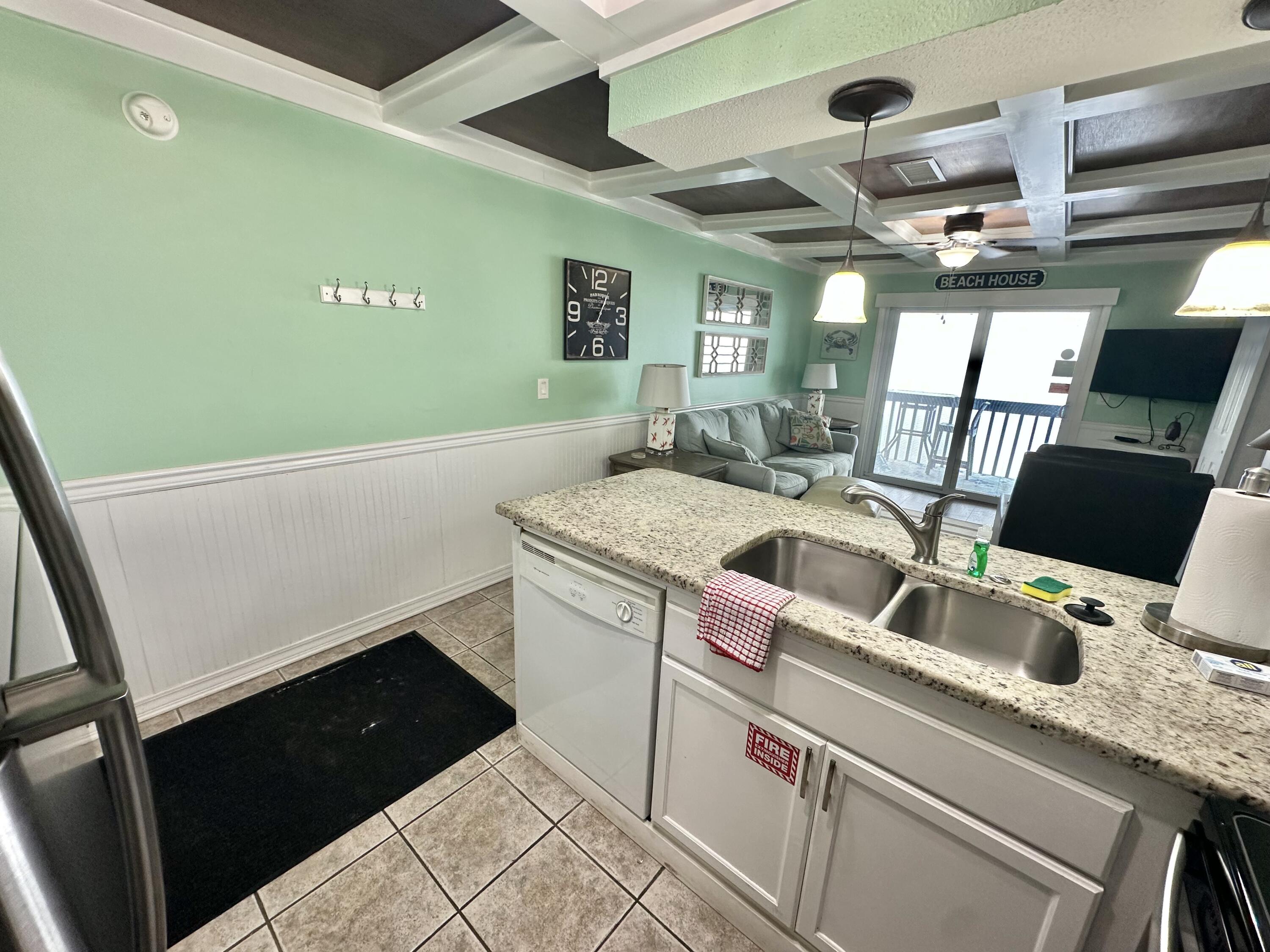 LAKEVIEW CONDO - Residential