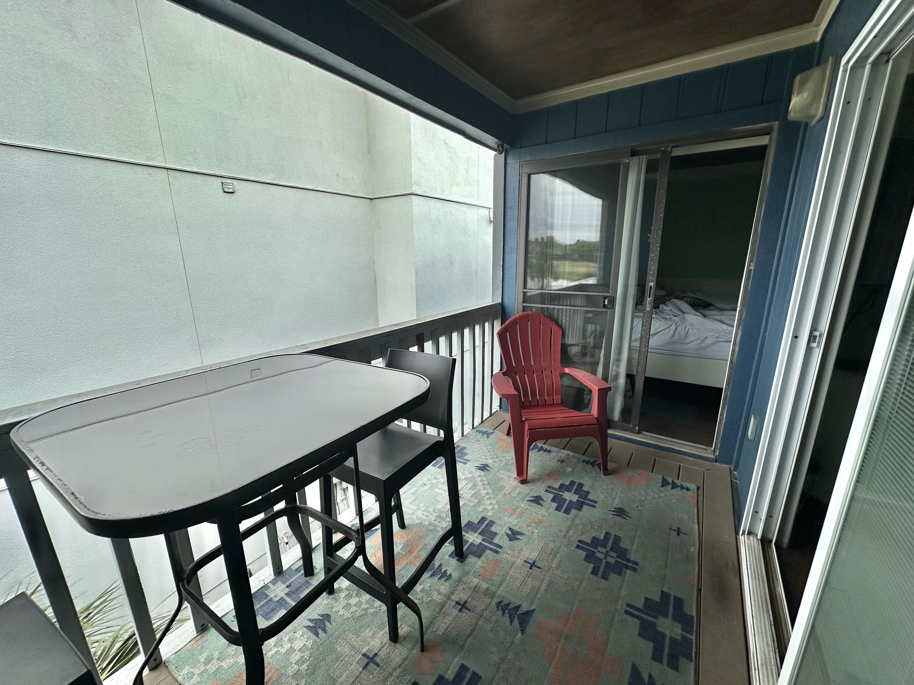 LAKEVIEW CONDO - Residential