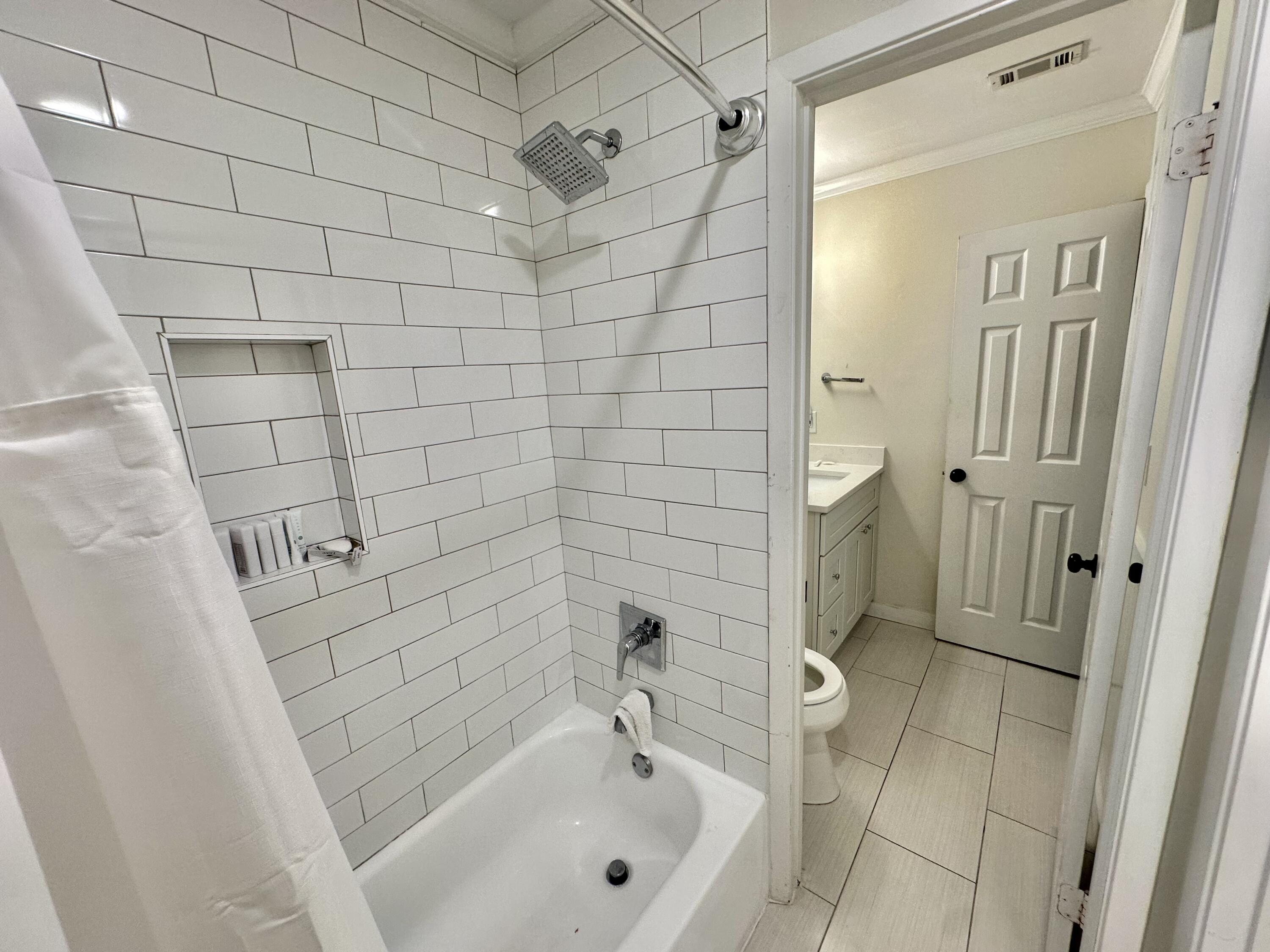 LAKEVIEW CONDO - Residential