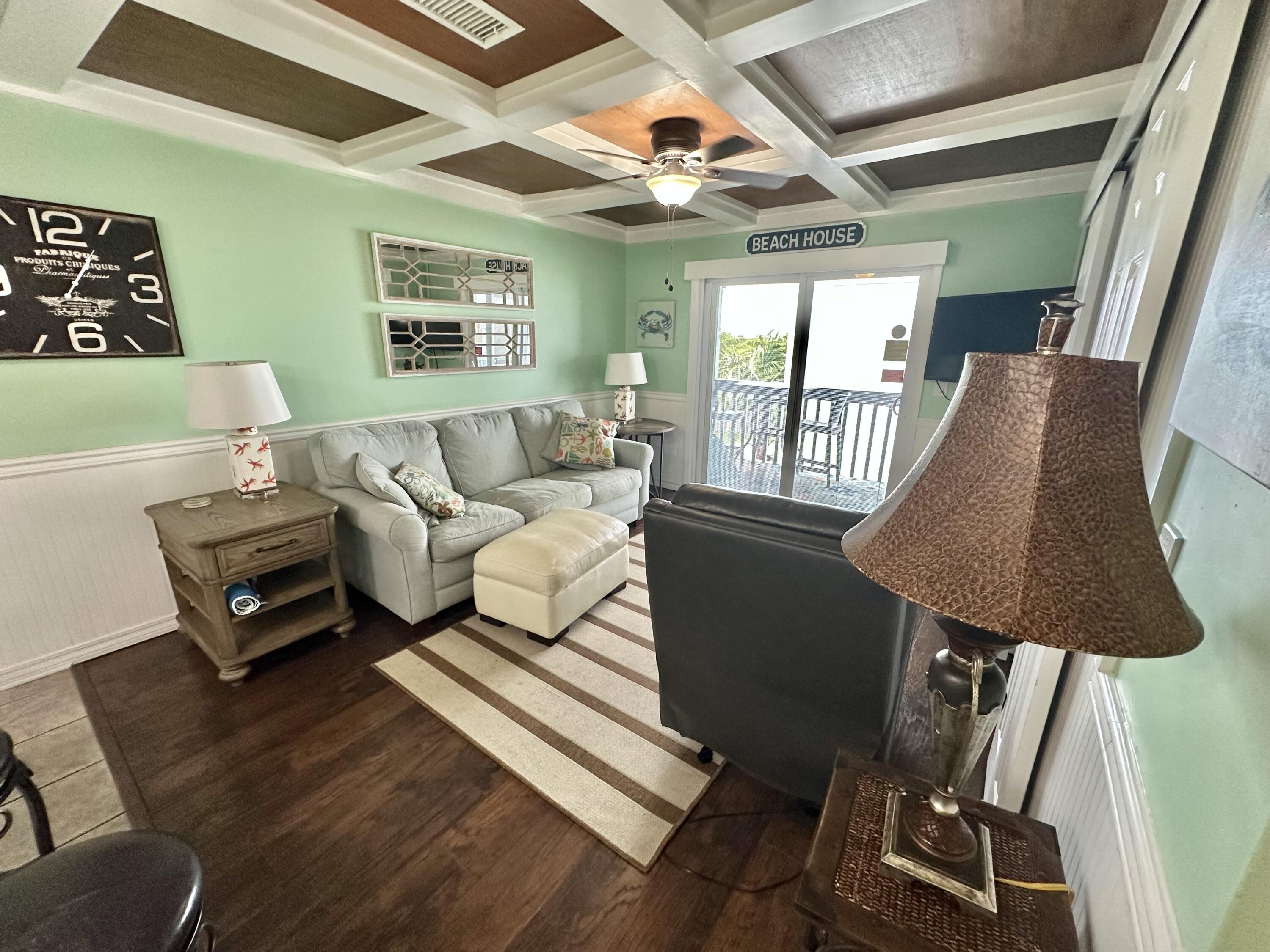 LAKEVIEW CONDO - Residential