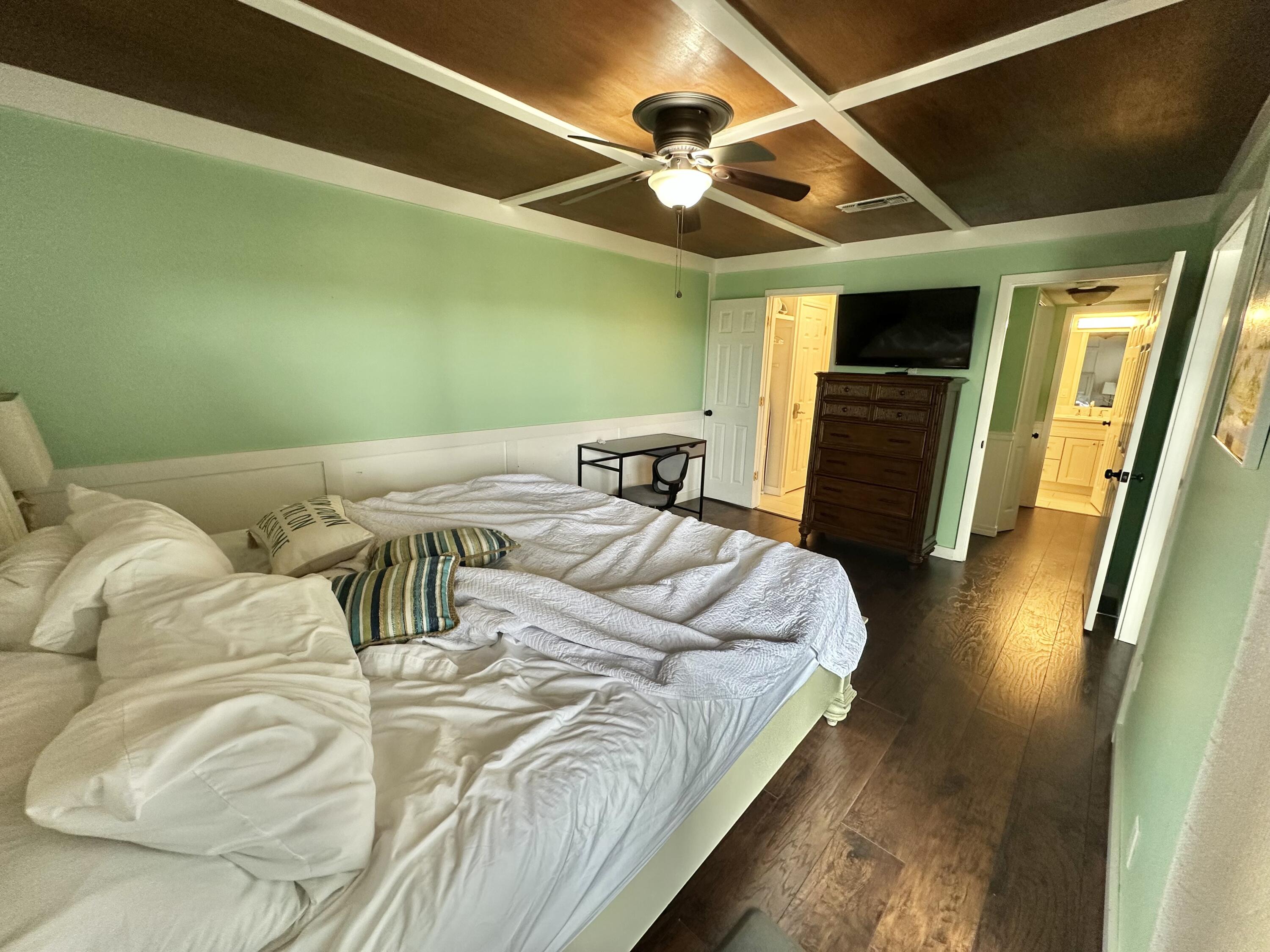 LAKEVIEW CONDO - Residential