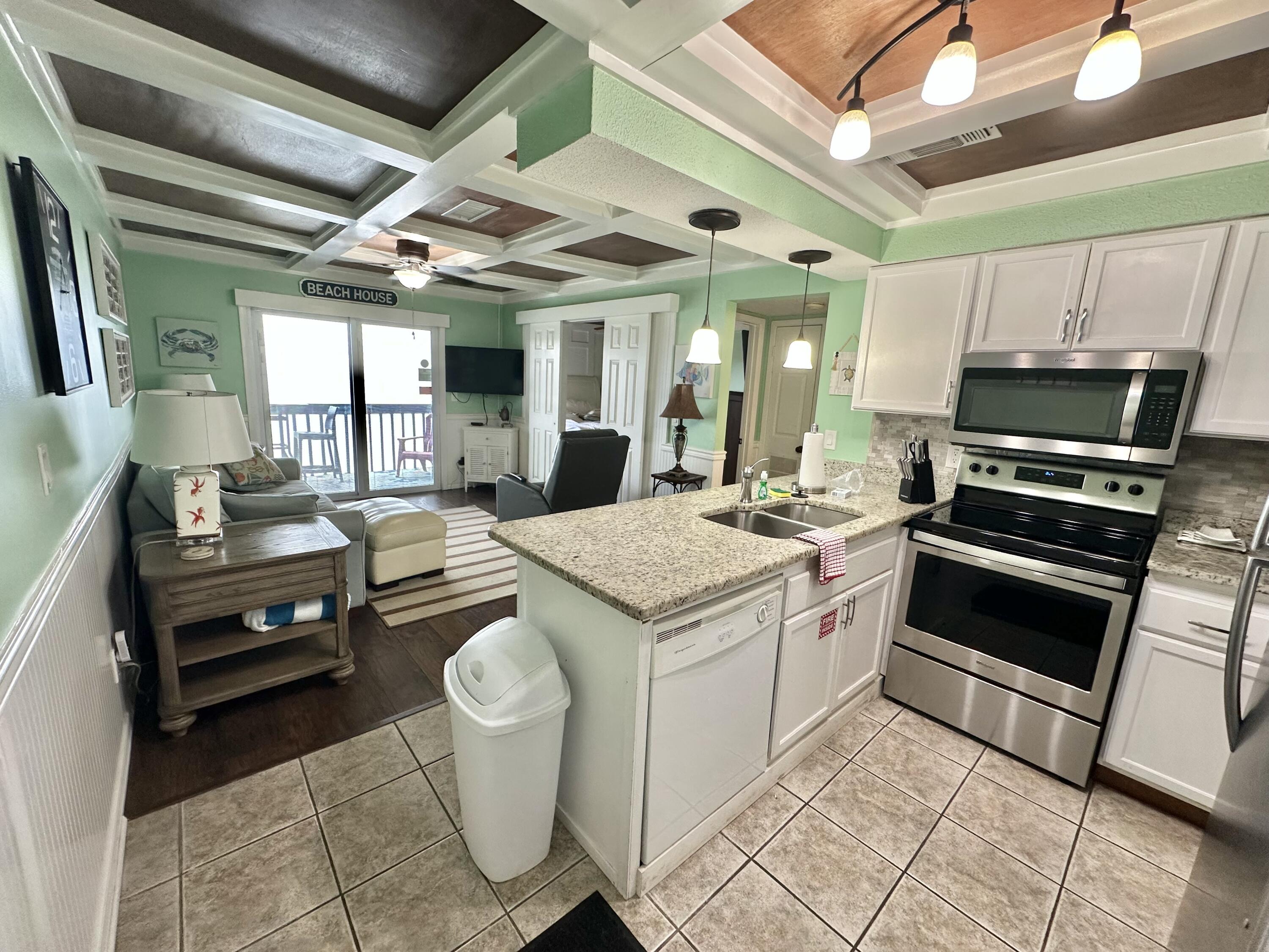 LAKEVIEW CONDO - Residential
