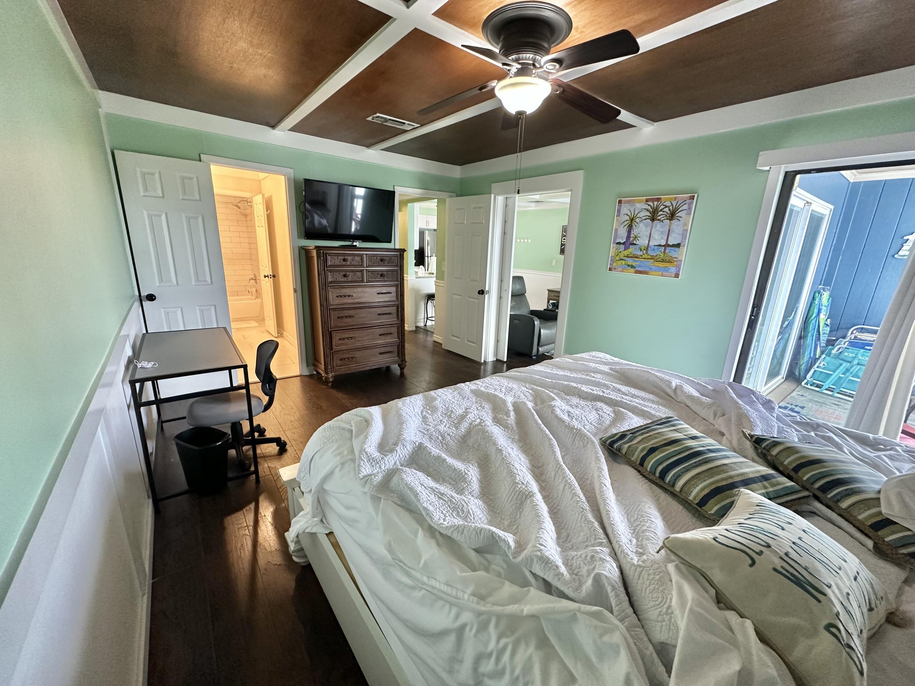 LAKEVIEW CONDO - Residential