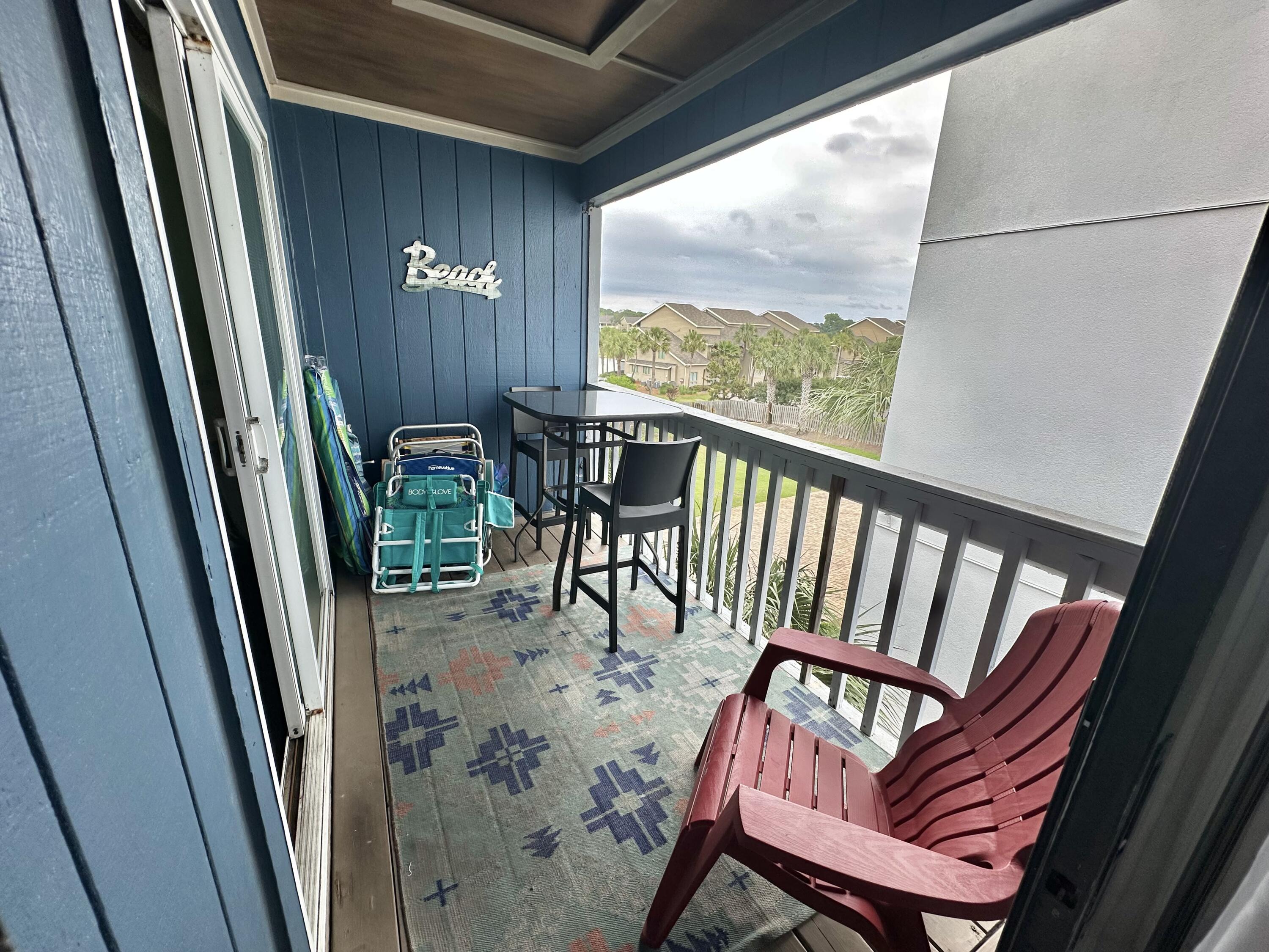 LAKEVIEW CONDO - Residential