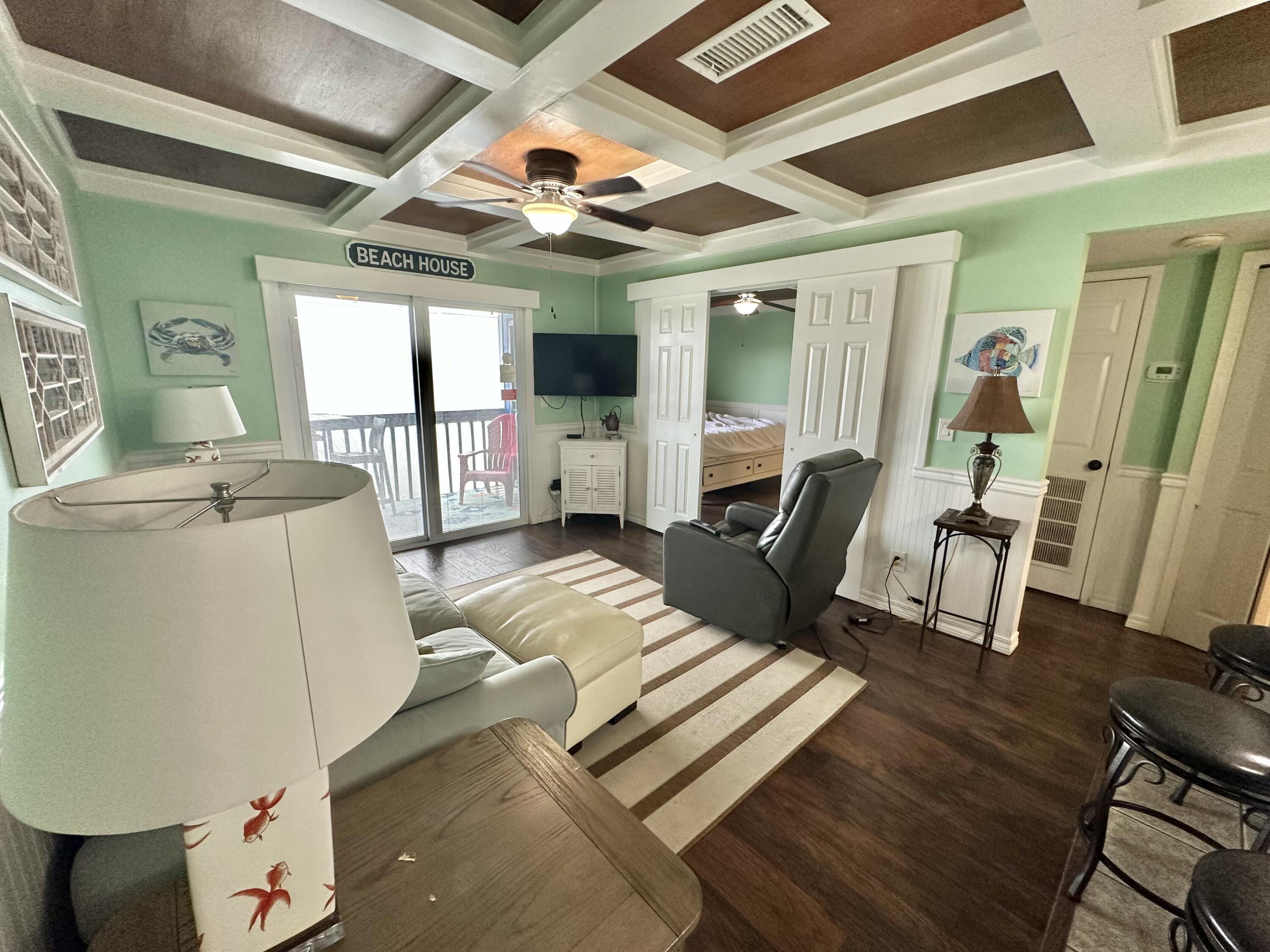 LAKEVIEW CONDO - Residential