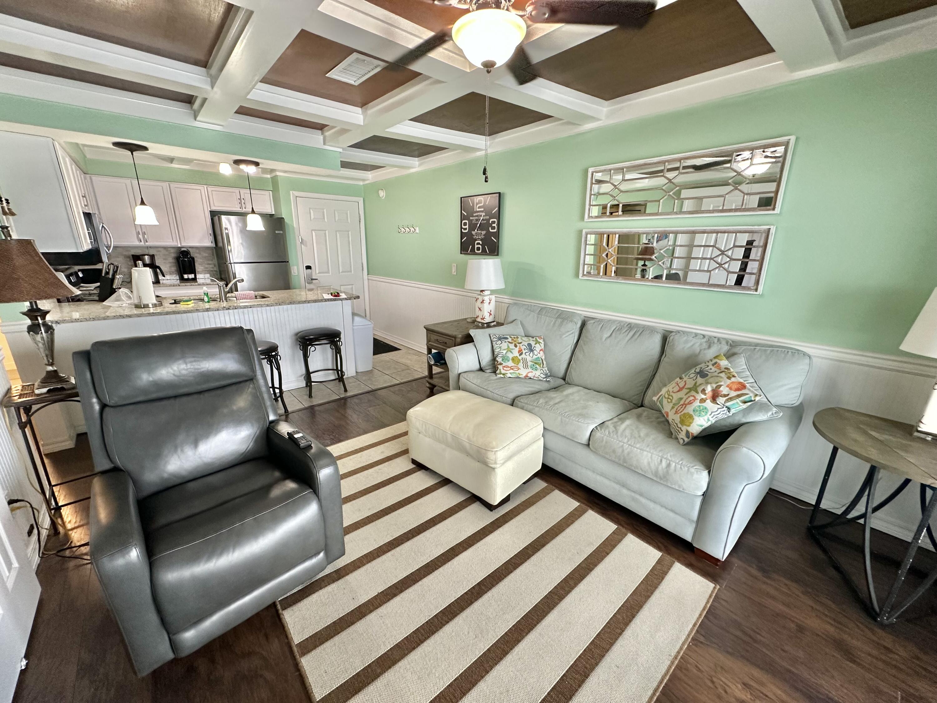 LAKEVIEW CONDO - Residential
